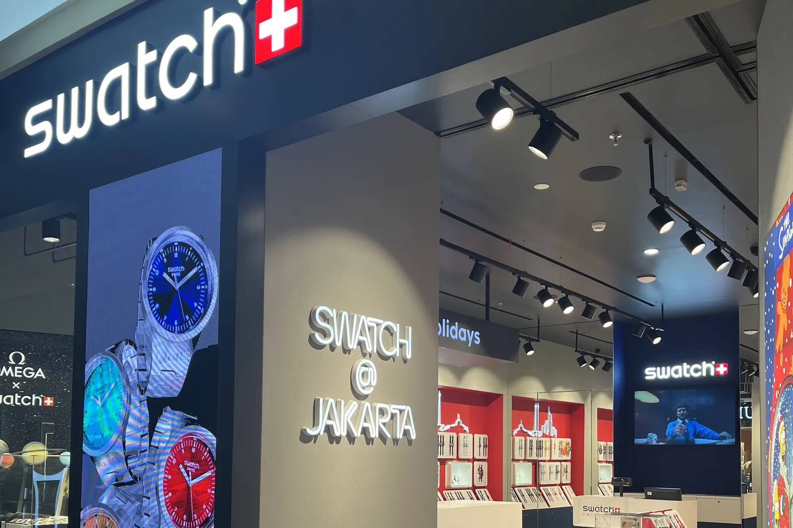 Toko Jam Tangan Swatch Kembali Dibuka di Grand Indonesia