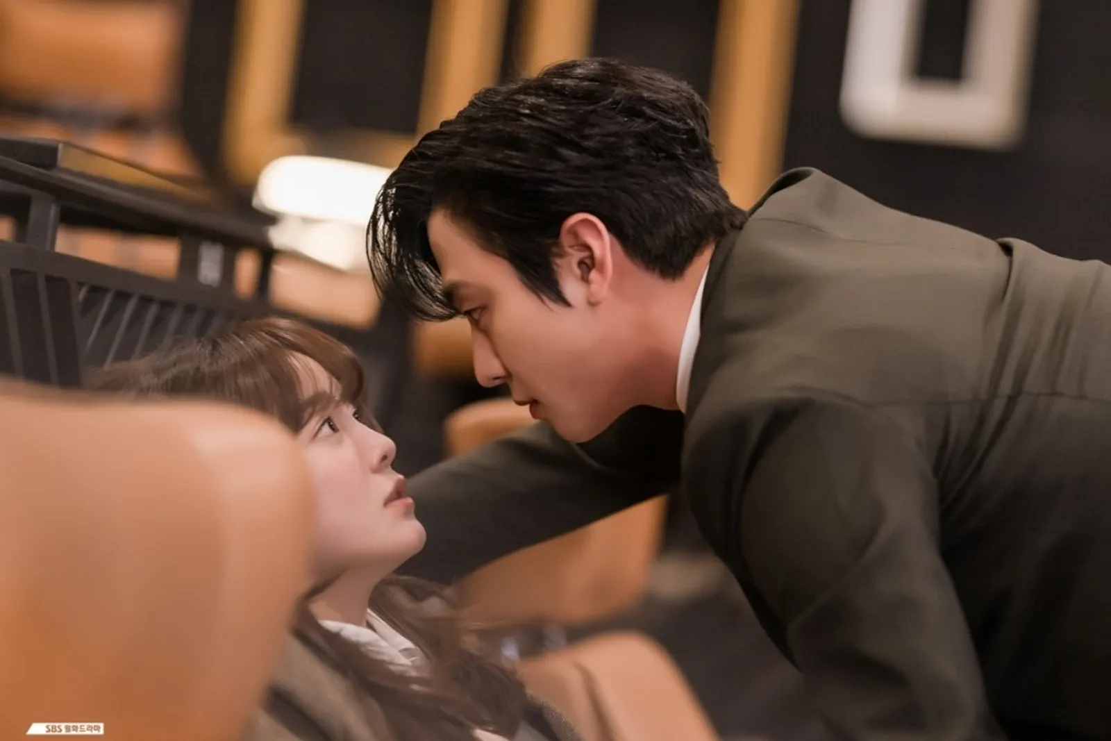 5 Adegan Seks Man on Top di Drama Korea, Bisa Terbawa Suasana! 