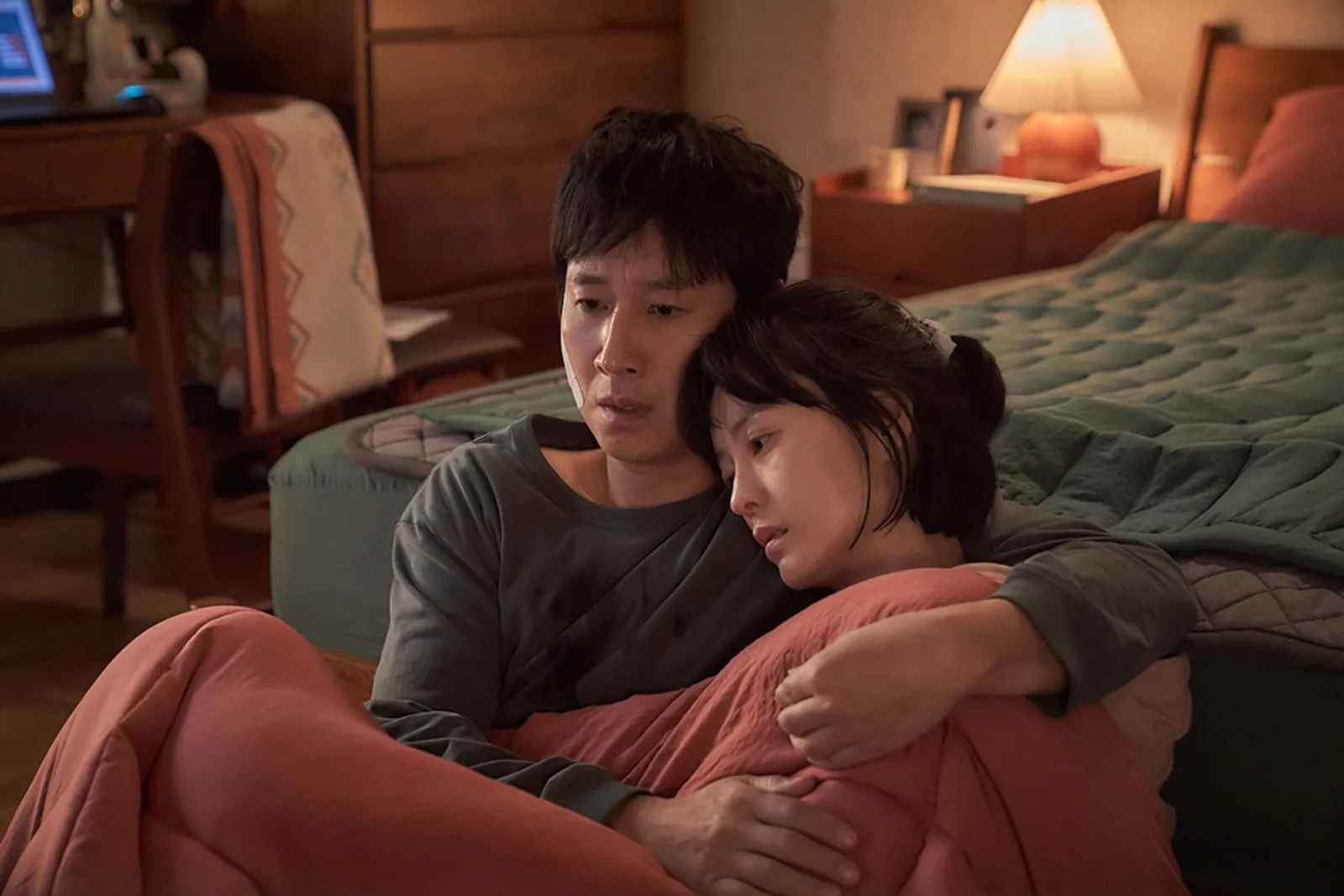 Meninggal Dunia, ini 10 Film & Serial Terbaik Lee Sun Kyun