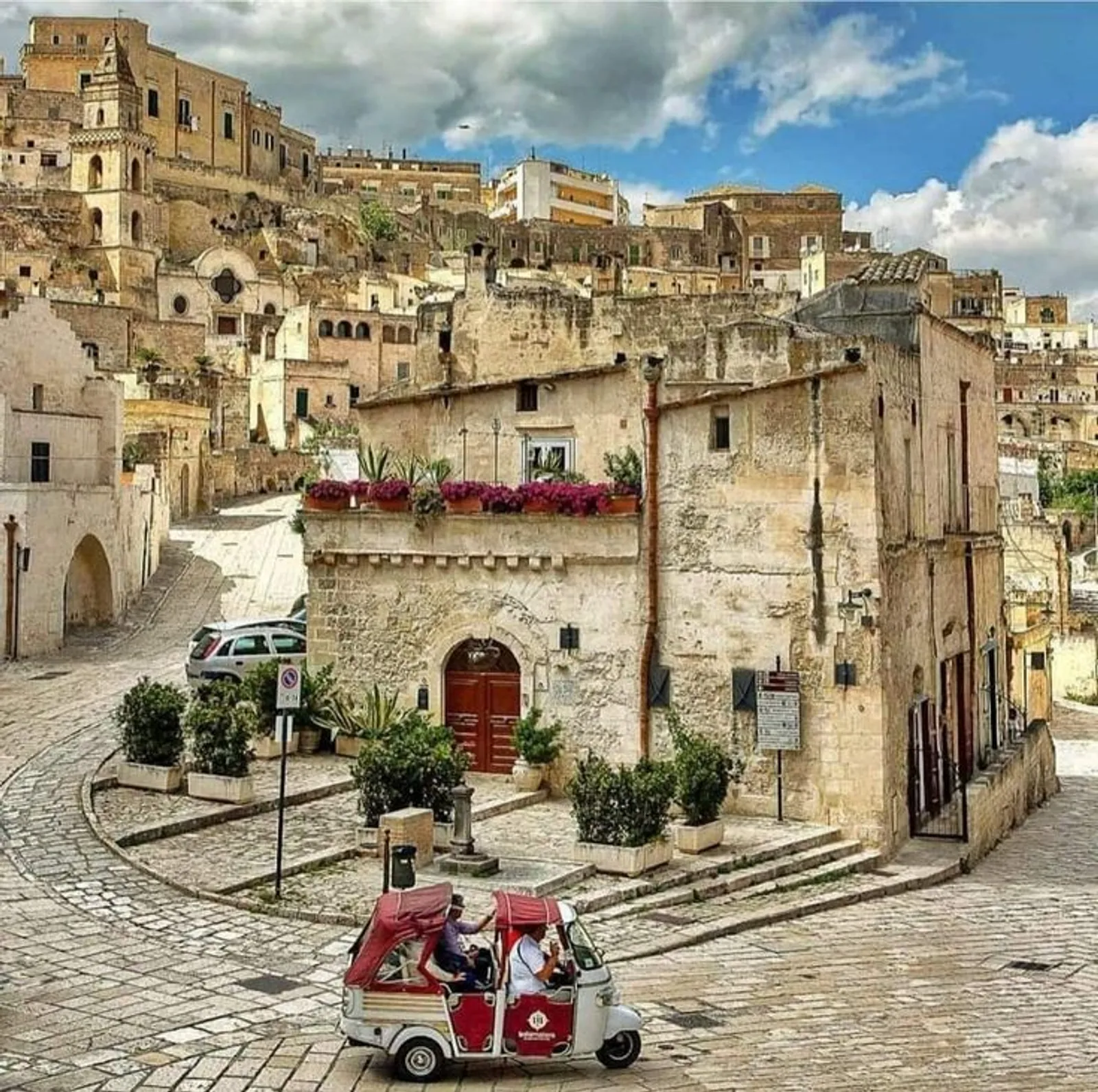 12 Fakta Kota Matera di Italia, yang Memiliki Pemandangan Spektakuler