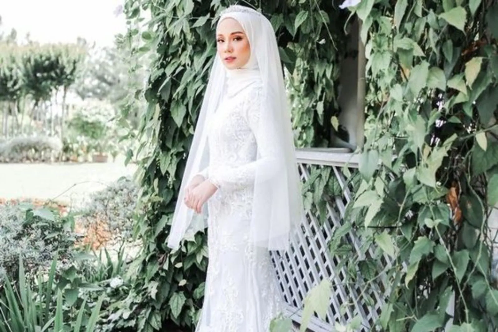 7 Gaun Pengantin Syar'i Simple tapi Elegan untuk Pernikahan