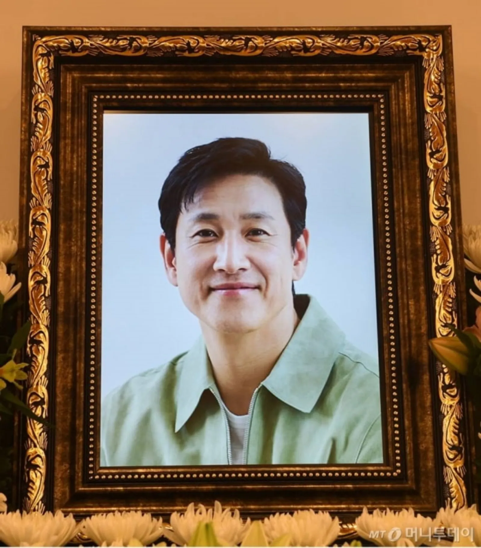 Pemakaman Lee Sun Kyun Digelar Tertutup, Ini Suasana di Rumah Duka