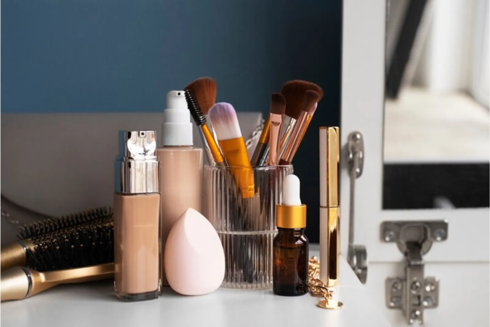 Agar Tetap Bersih, Ini Cara Merawat Alat Makeup dengan Mudah