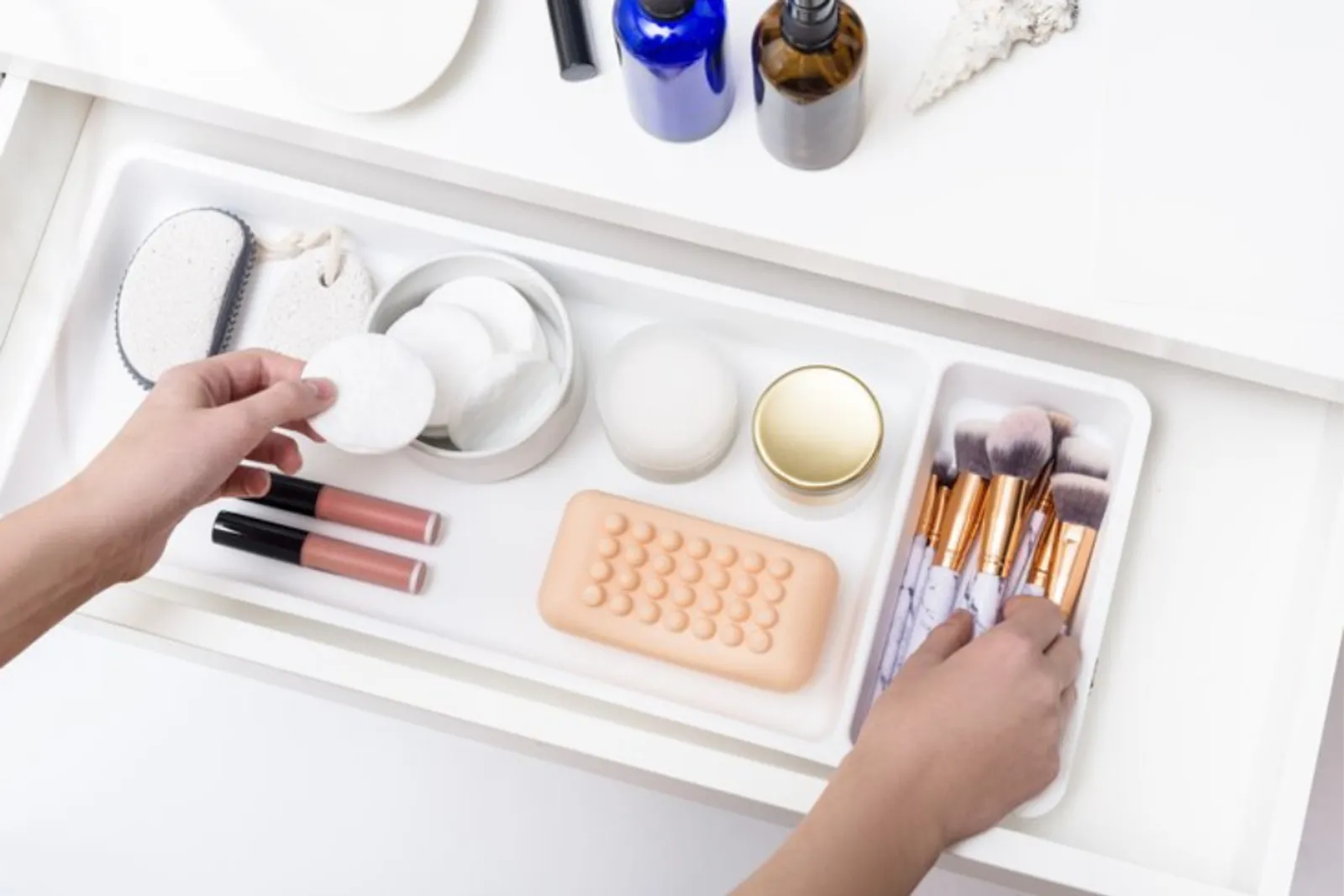 Agar Tetap Bersih, Ini Cara Merawat Alat Makeup dengan Mudah