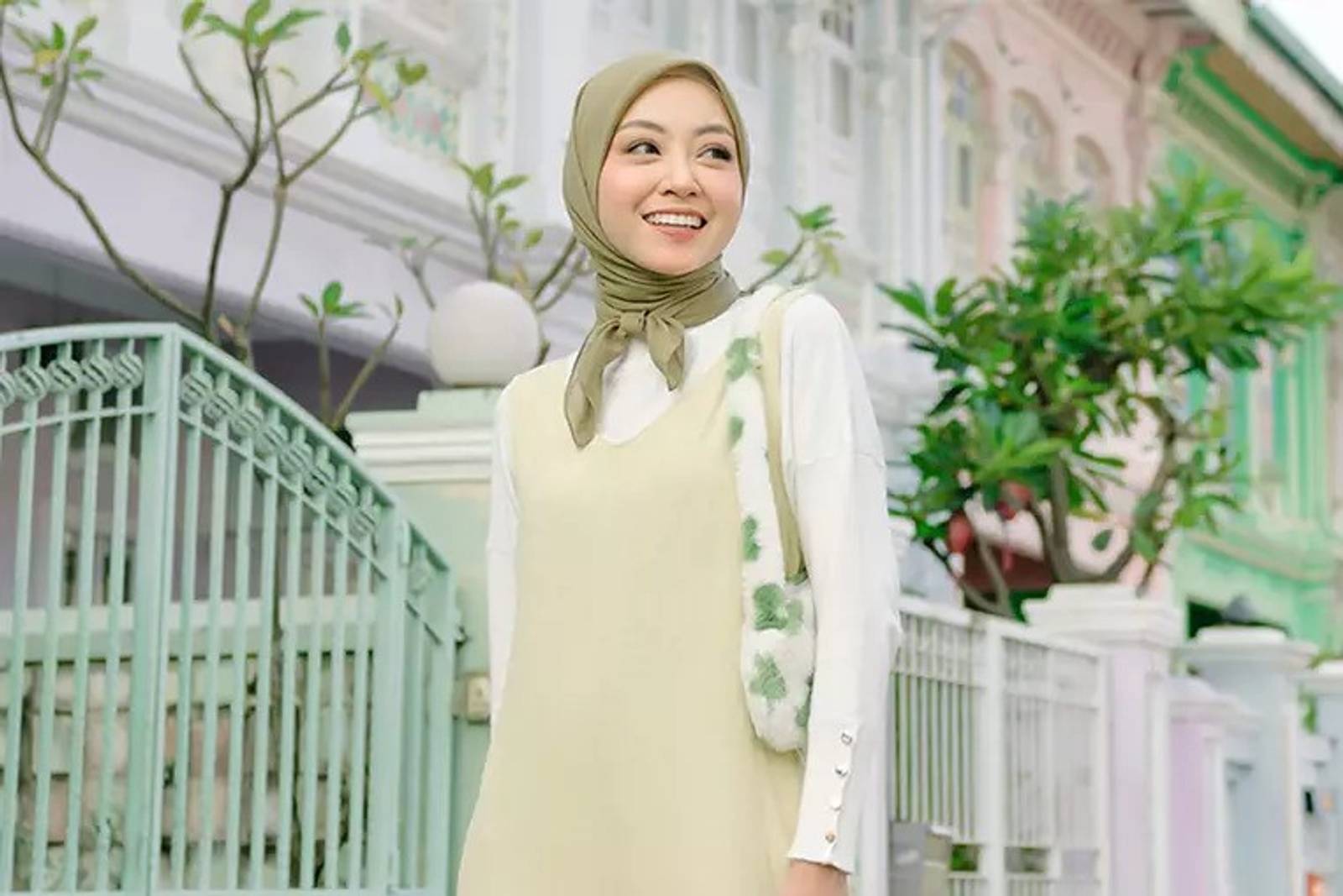 Ide Styling Hijab Segi Empat Modern yang Anti Boring