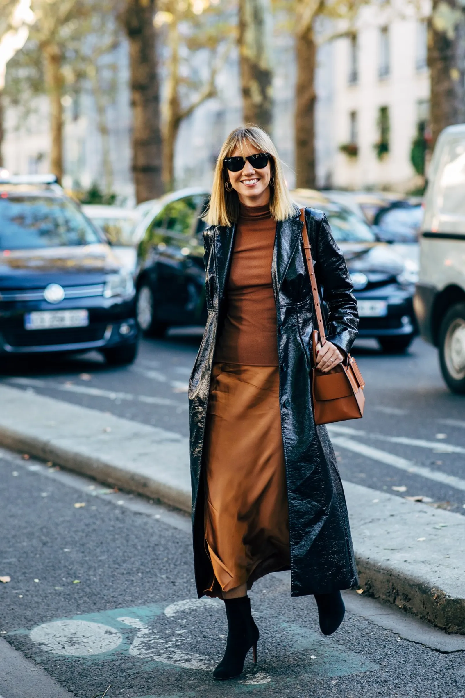 Perpaduan Warna Hitam dan Cokelat sesuai Dress Code