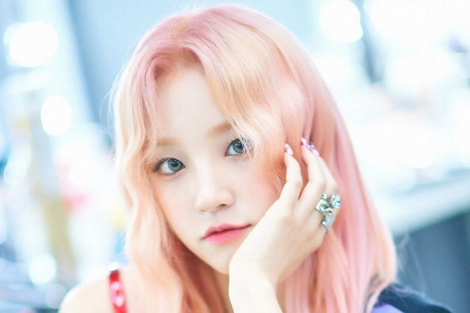 Deretan Idol Kpop Tampil Fresh dengan Rambut Pink