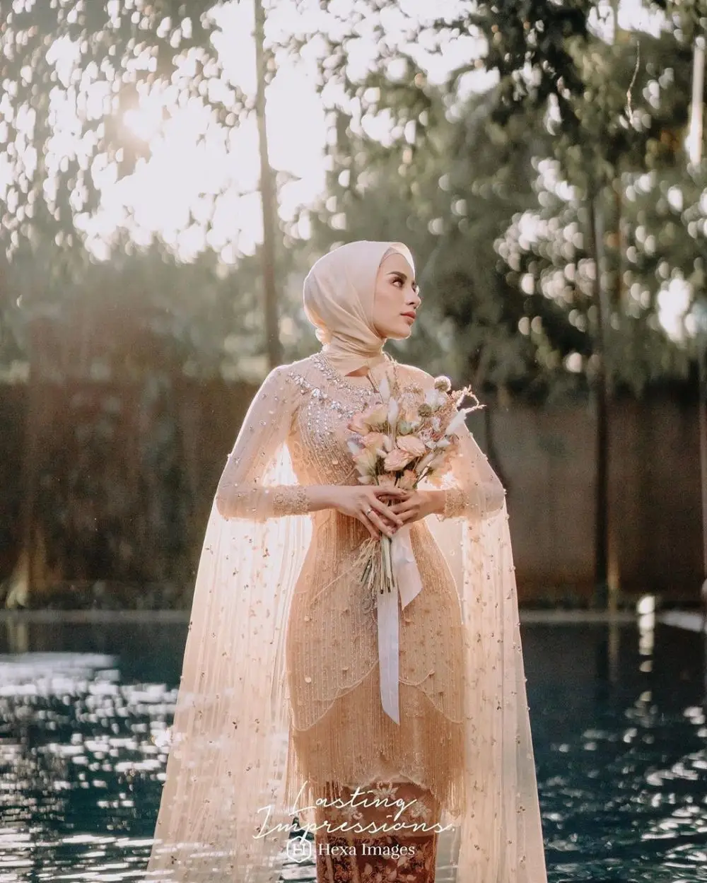 Inspirasi Kebaya Lamaran dengan Warna Nude