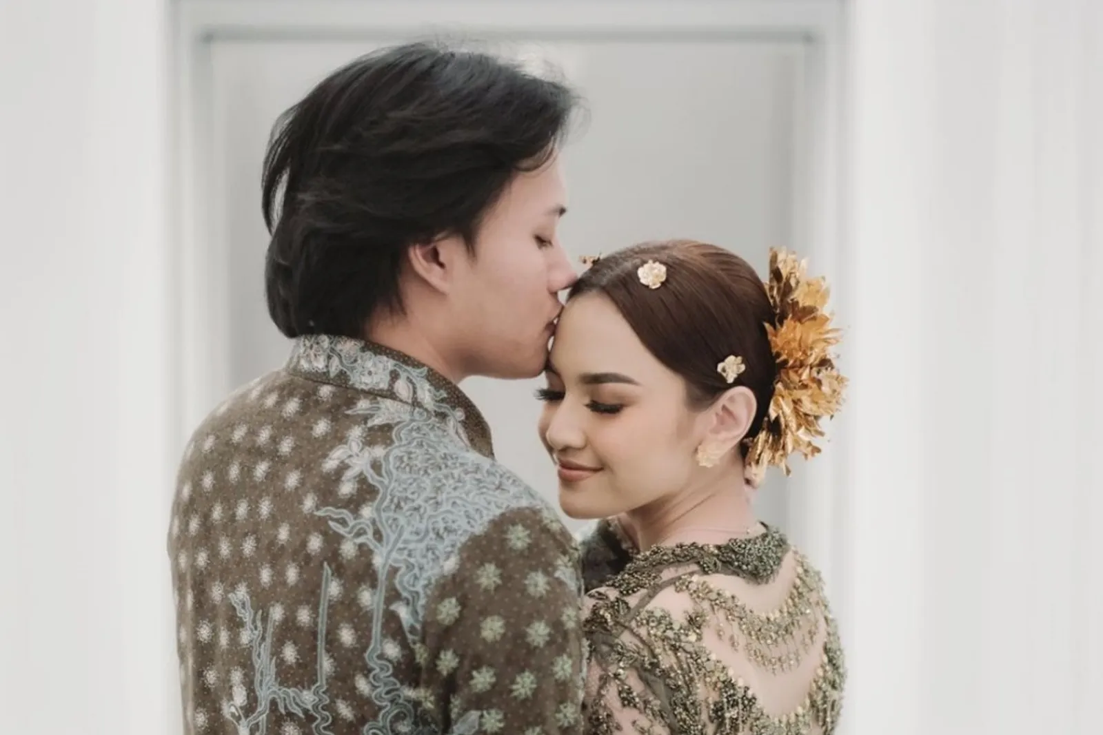 Sudah Dilamar, 8 Pasangan Artis Ini Diprediksi akan Menikah di 2024
