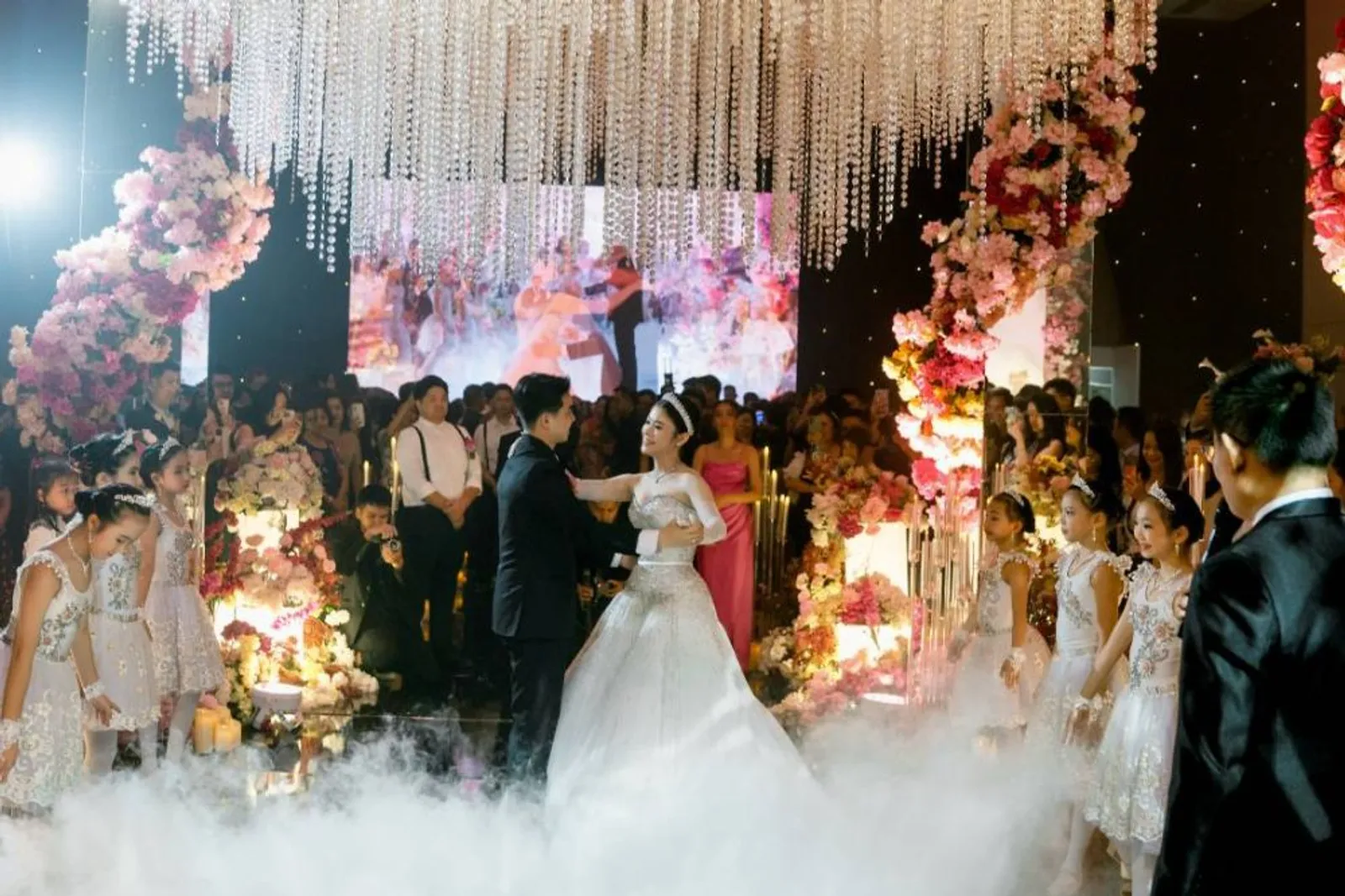 7 Fakta Menarik Pernikahan Juan dan Eve, Couple Hits di TikTok