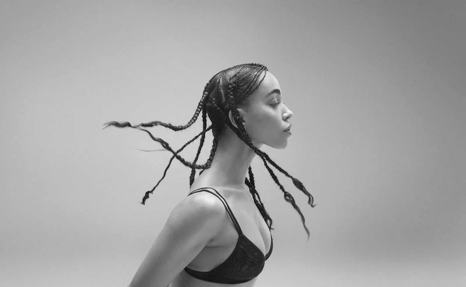 Kampanye Iklan Calvin Klein FKA Twigs Dilarang Tayang di Inggris