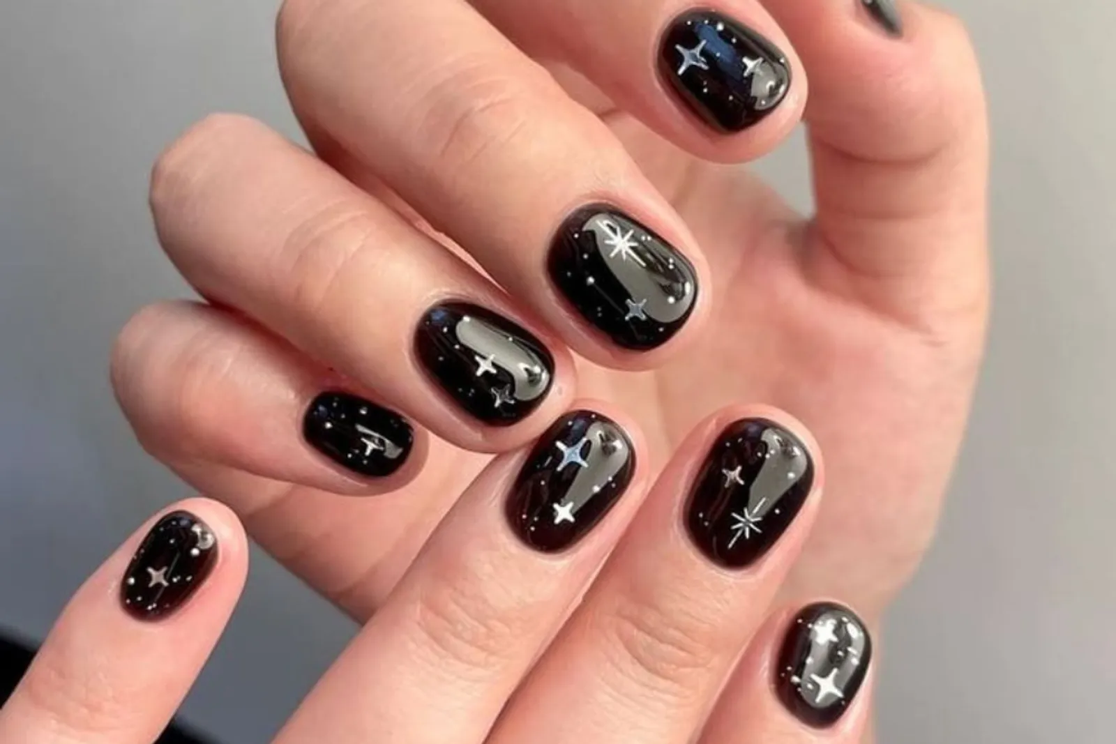 Inspirasi Nail Art untuk Kuku Pendek yang Menarik untuk Dicoba 