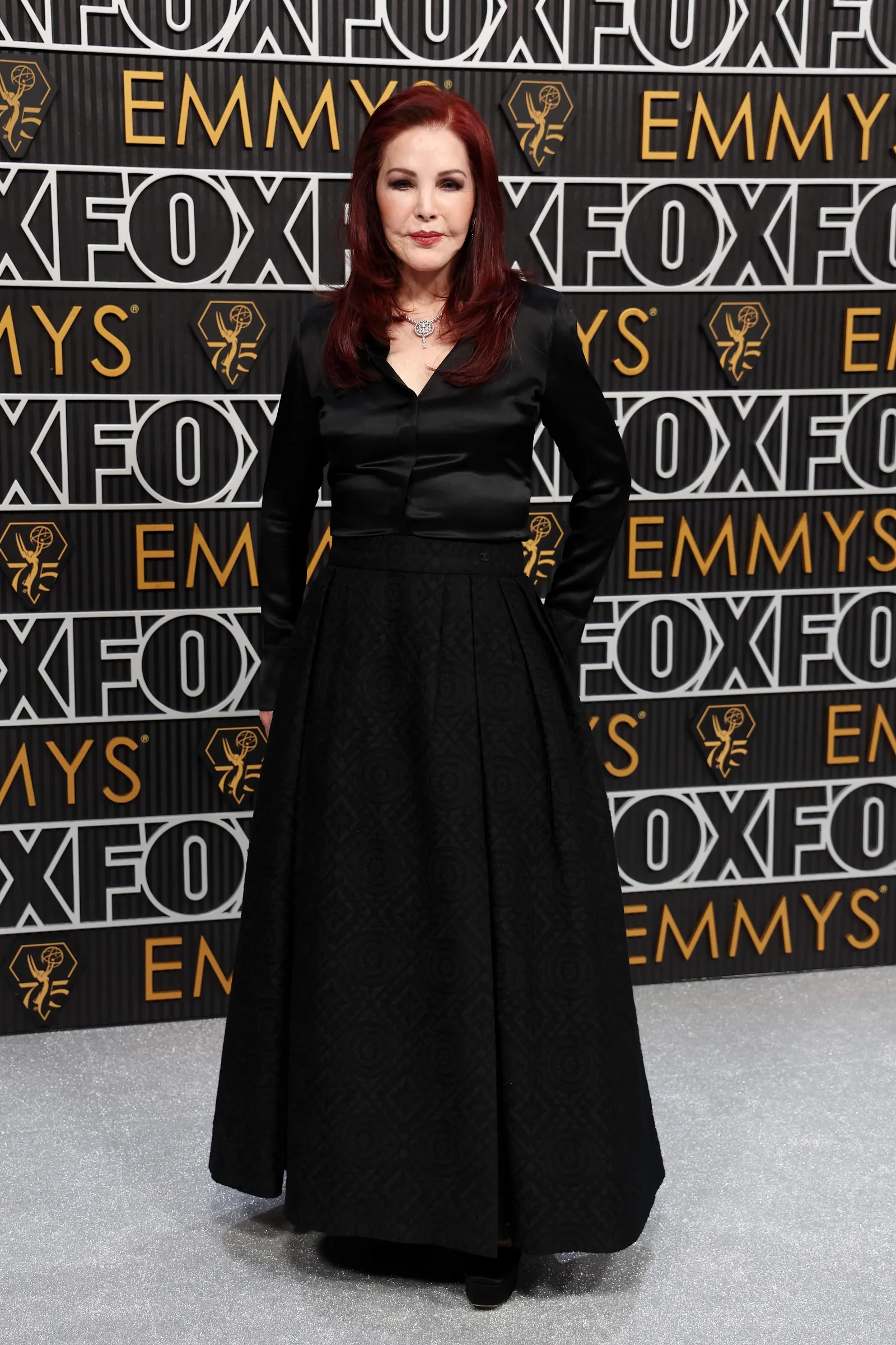 Gaya Mewah Artis Hollywood di Karpet Merah Emmy Awards 2024