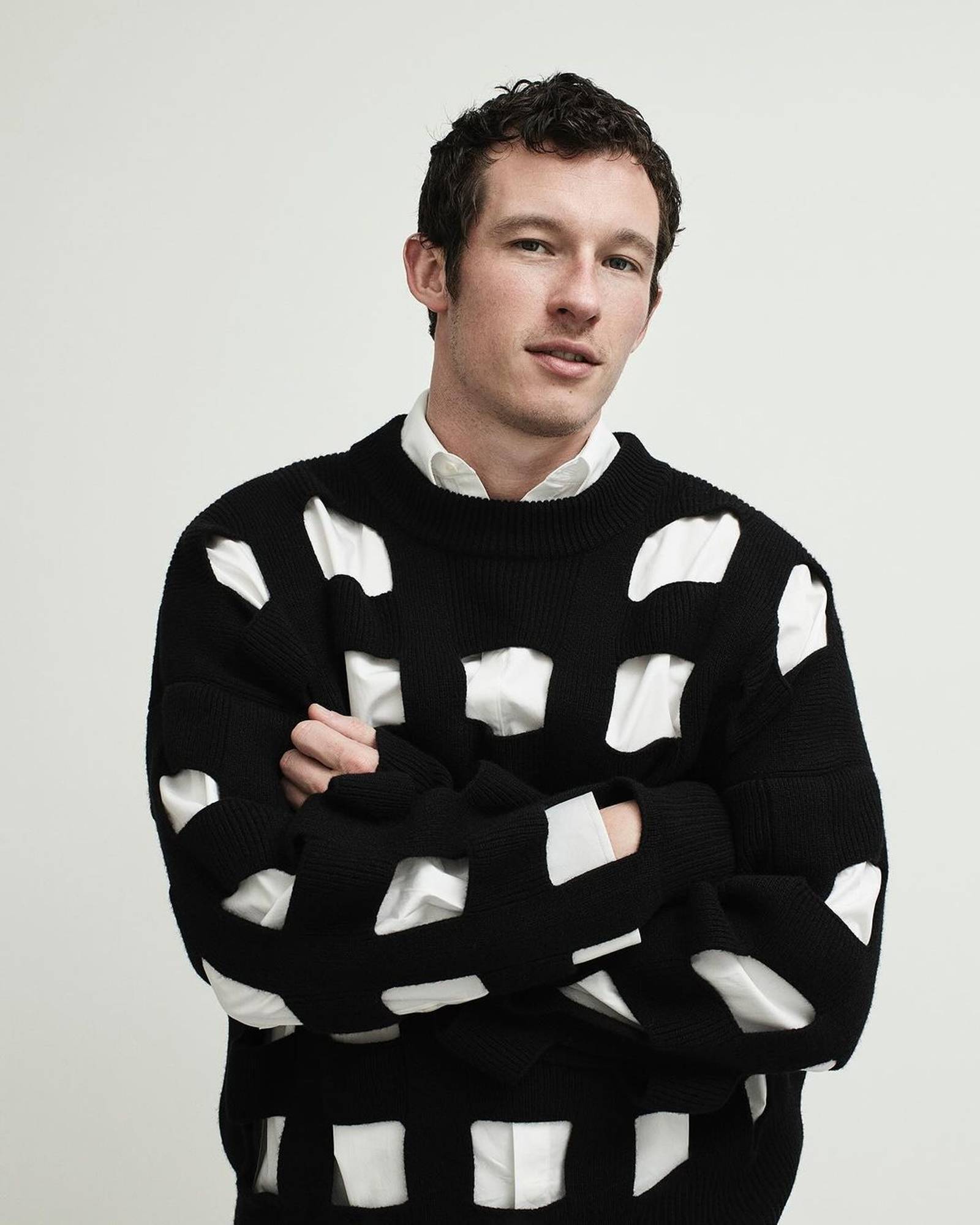 Profil Callum Turner yang Diisukan Jadi Pacar Baru Dua Lipa