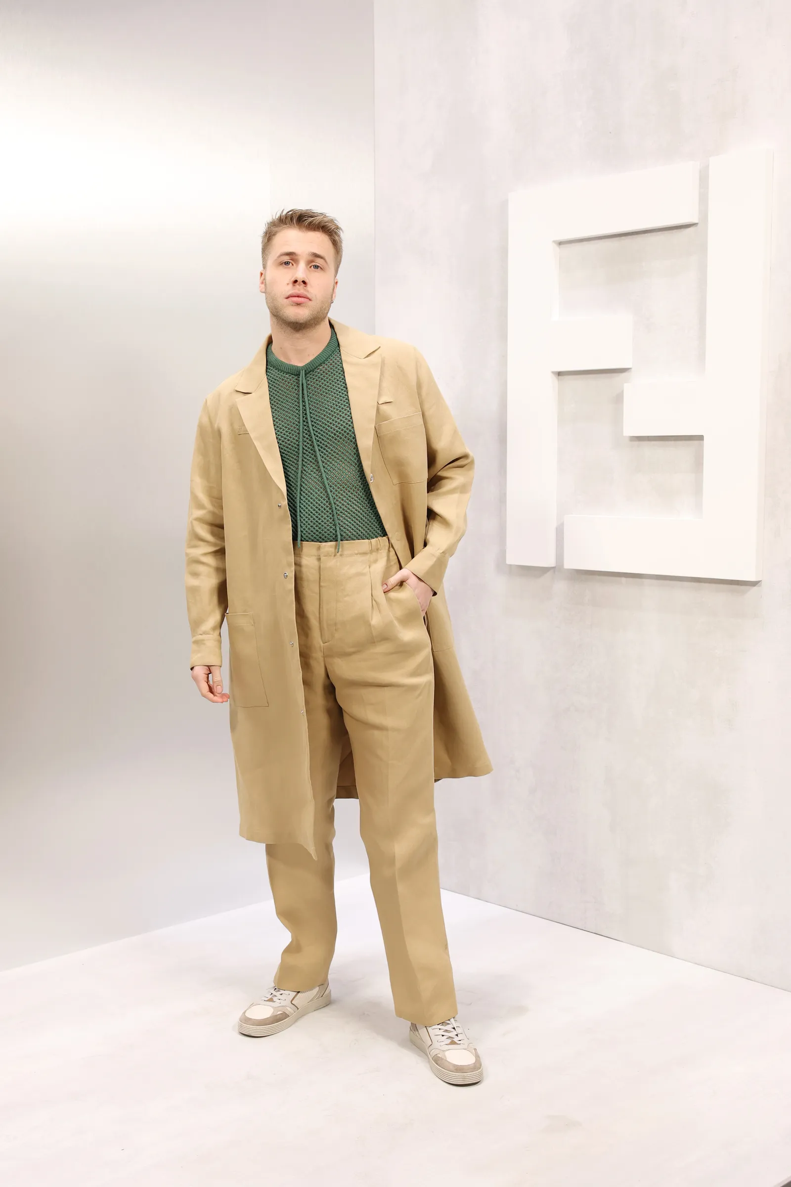 Gaya Terbaik Para Seleb Hadiri FENDI Men's Fall/Winter 2024 Show