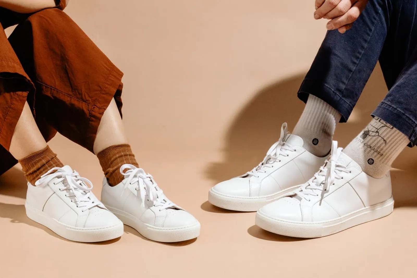 Menelusuri Asal Kata 'Sepatu Kets', Beda dengan Sneakers!