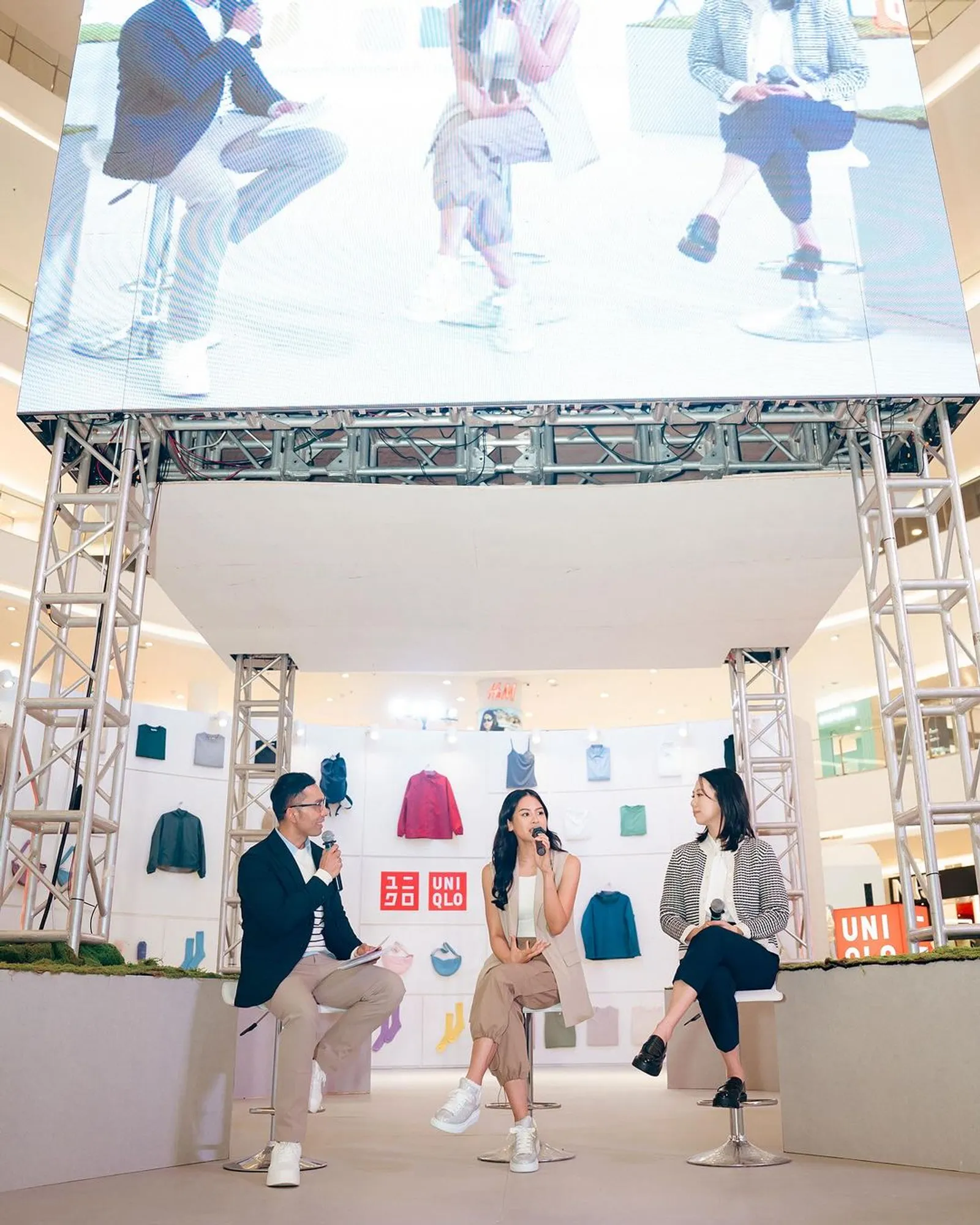 UNIQLO Umumkan Maudy Ayunda Jadi Brand Advocate di Peluncuran S/S 2024