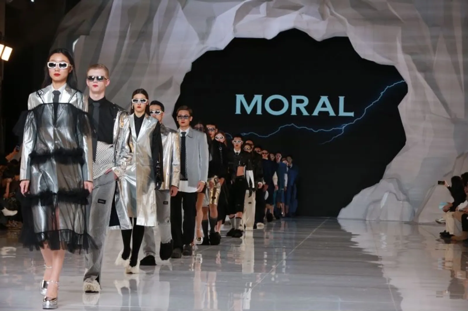 MORAL Tampilkan Koleksi Terbaru di Harbin Fashion Week 2024 Cina