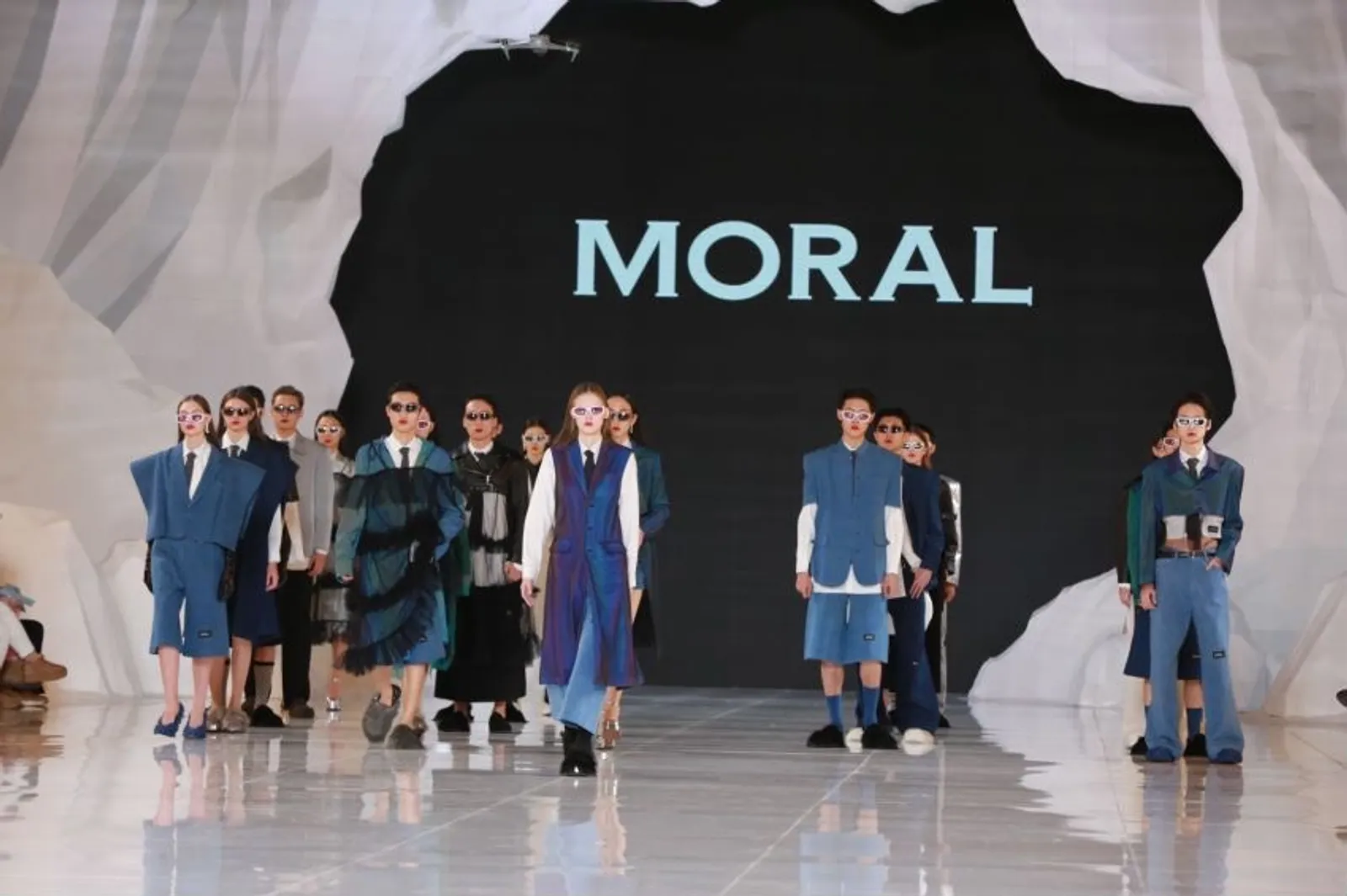 MORAL Tampilkan Koleksi Terbaru di Harbin Fashion Week 2024 Cina