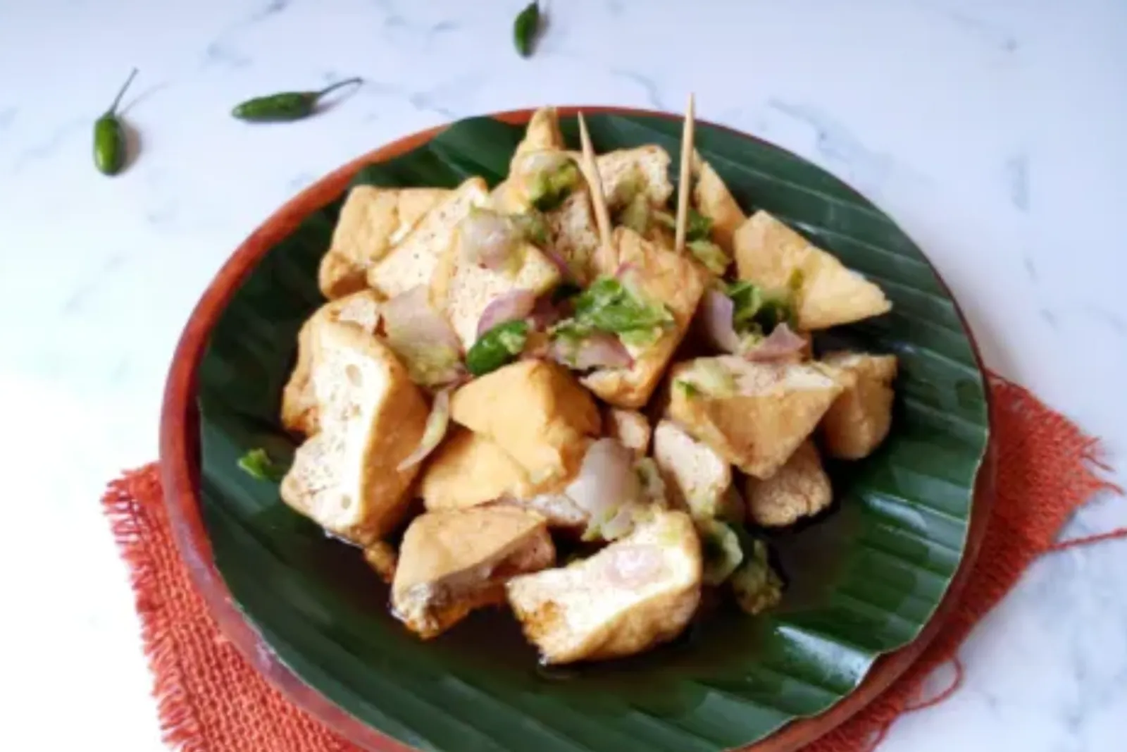 6 Resep Tahu Gejrot Gurih dan Pedas, Bikin Ketagihan!