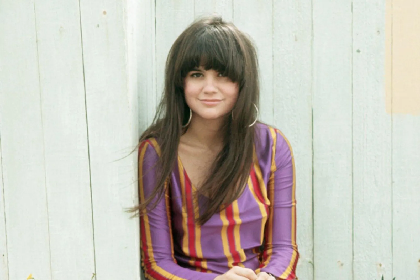 Gaya Linda Ronstadt, Penyanyi 70-an yang Siap Diperankan Selena Gomez