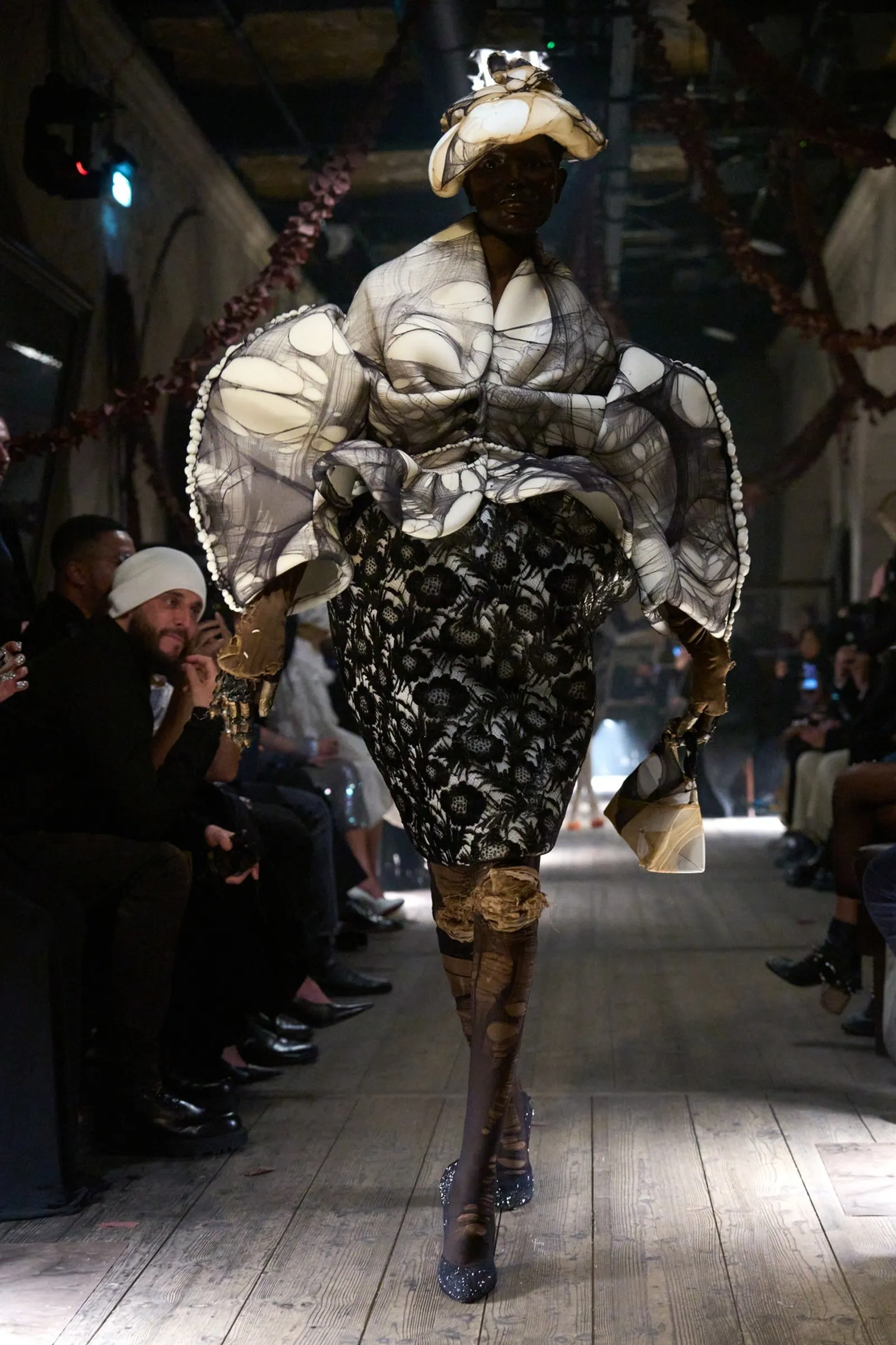 7 Hal Menarik di Fashion Show Maison Margiela Haute Couture S/S 2024