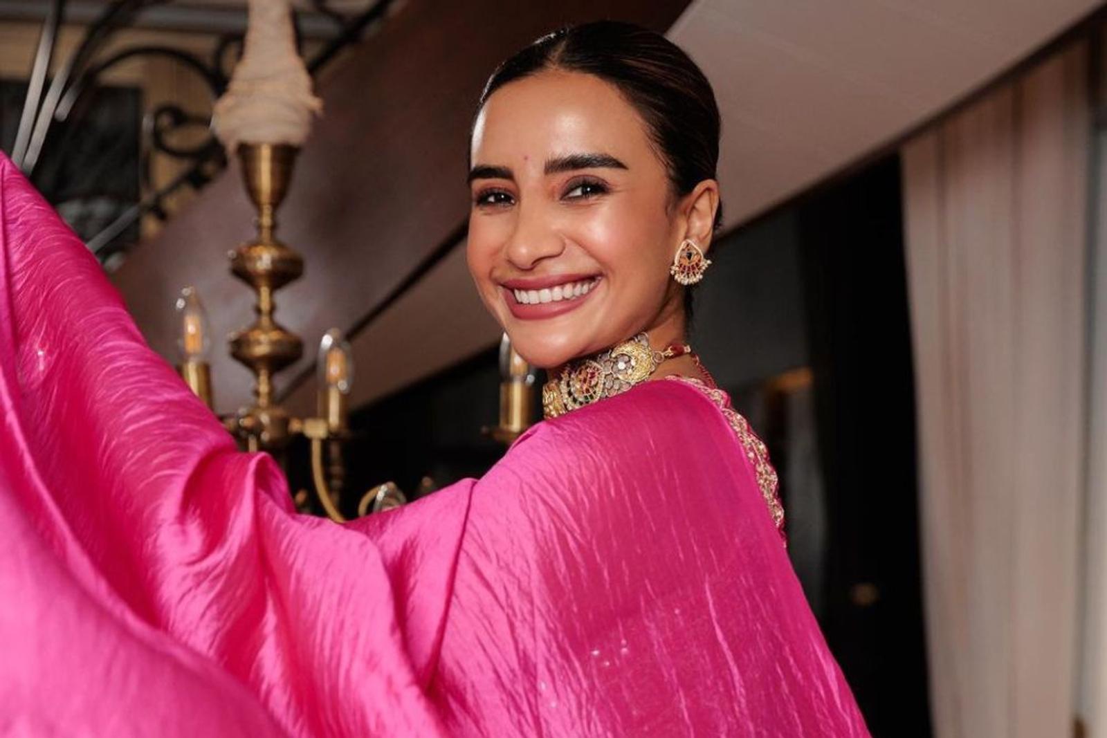 Artis Bollywood yang lahir di Bulan Februari, Kompak Memikat! 
