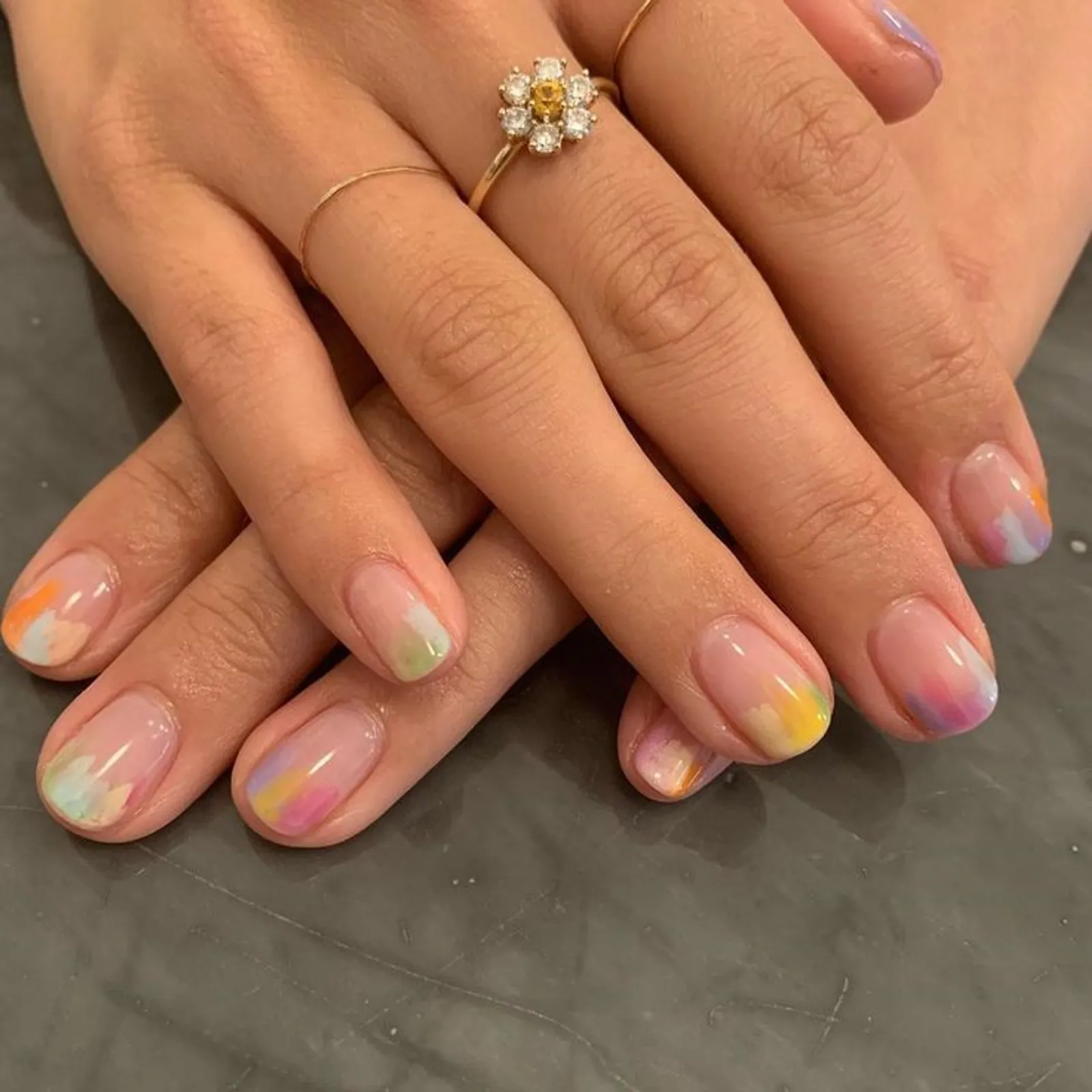 Inspirasi Nail Art untuk Kuku Pendek yang Menarik untuk Dicoba 