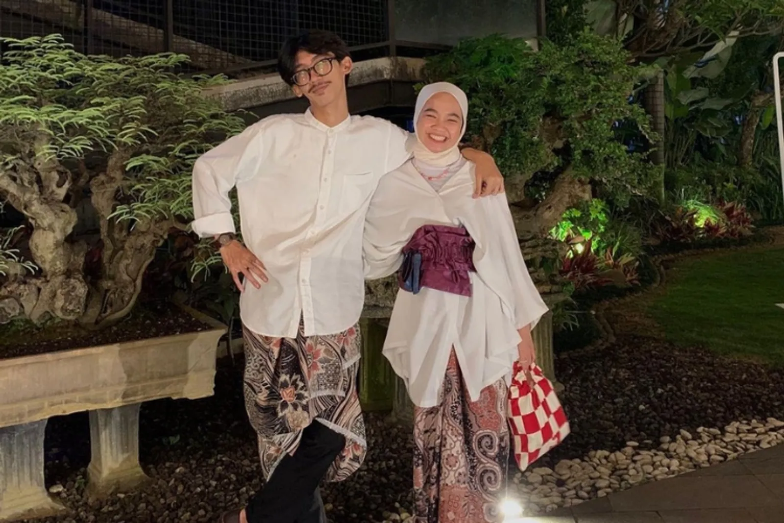 7 Inspirasi Model Baju Batik Couple