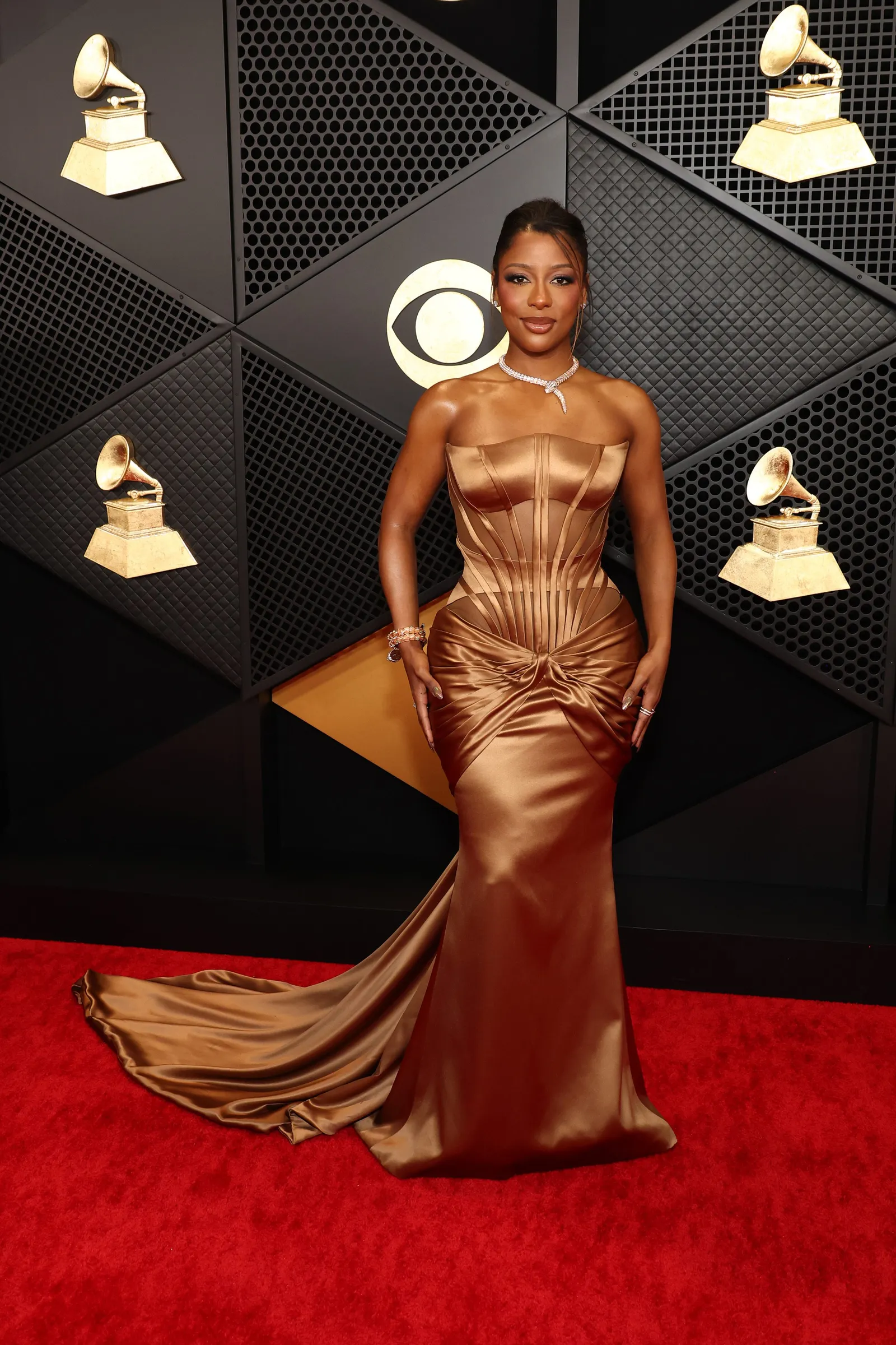 Gaya Glamor Artis Hollywood di Karpet Merah Grammy Awards 2024