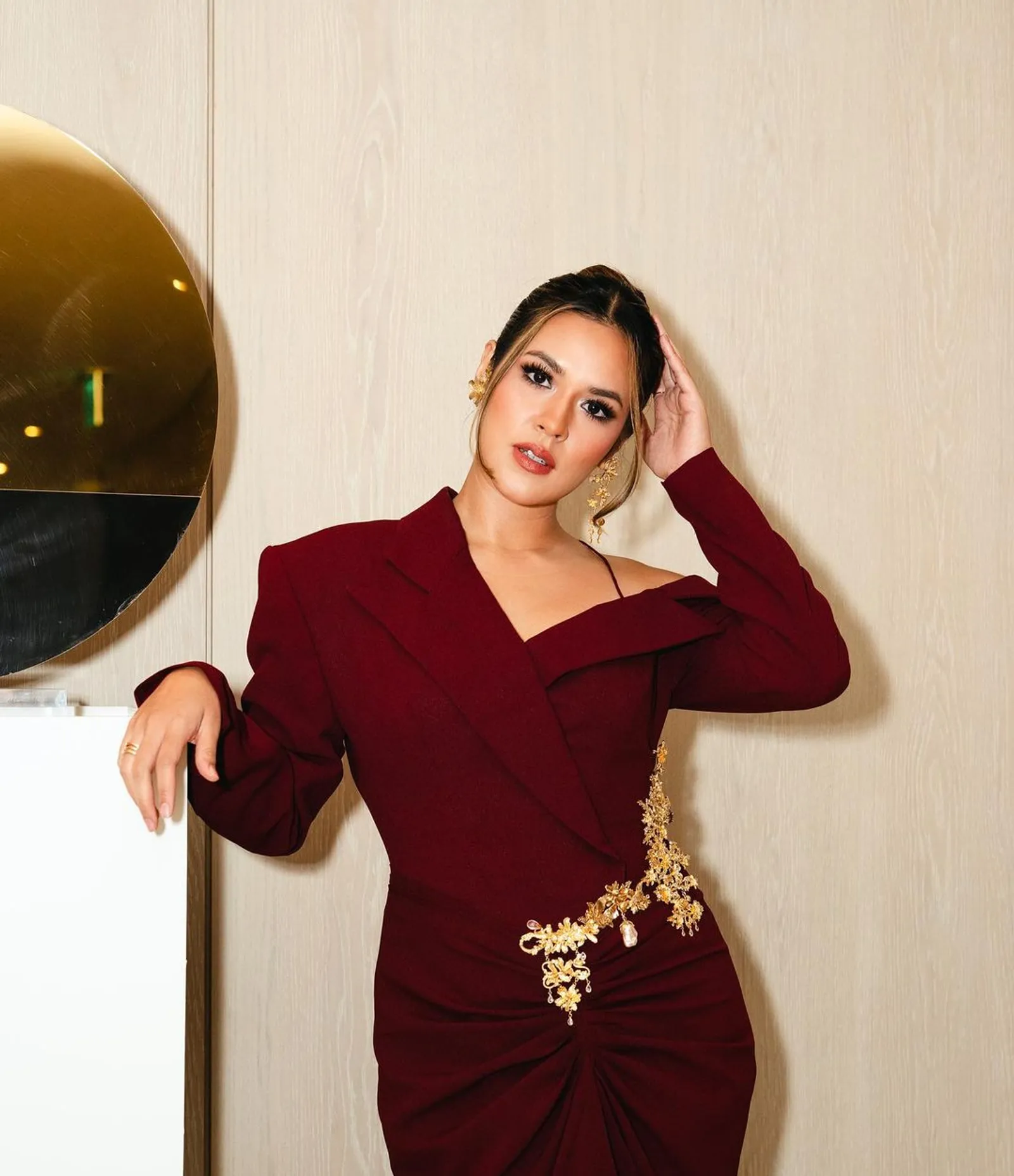 So Stunning! Ini Gaya Raisa Andriana Hadir di Grammy Awards 2024