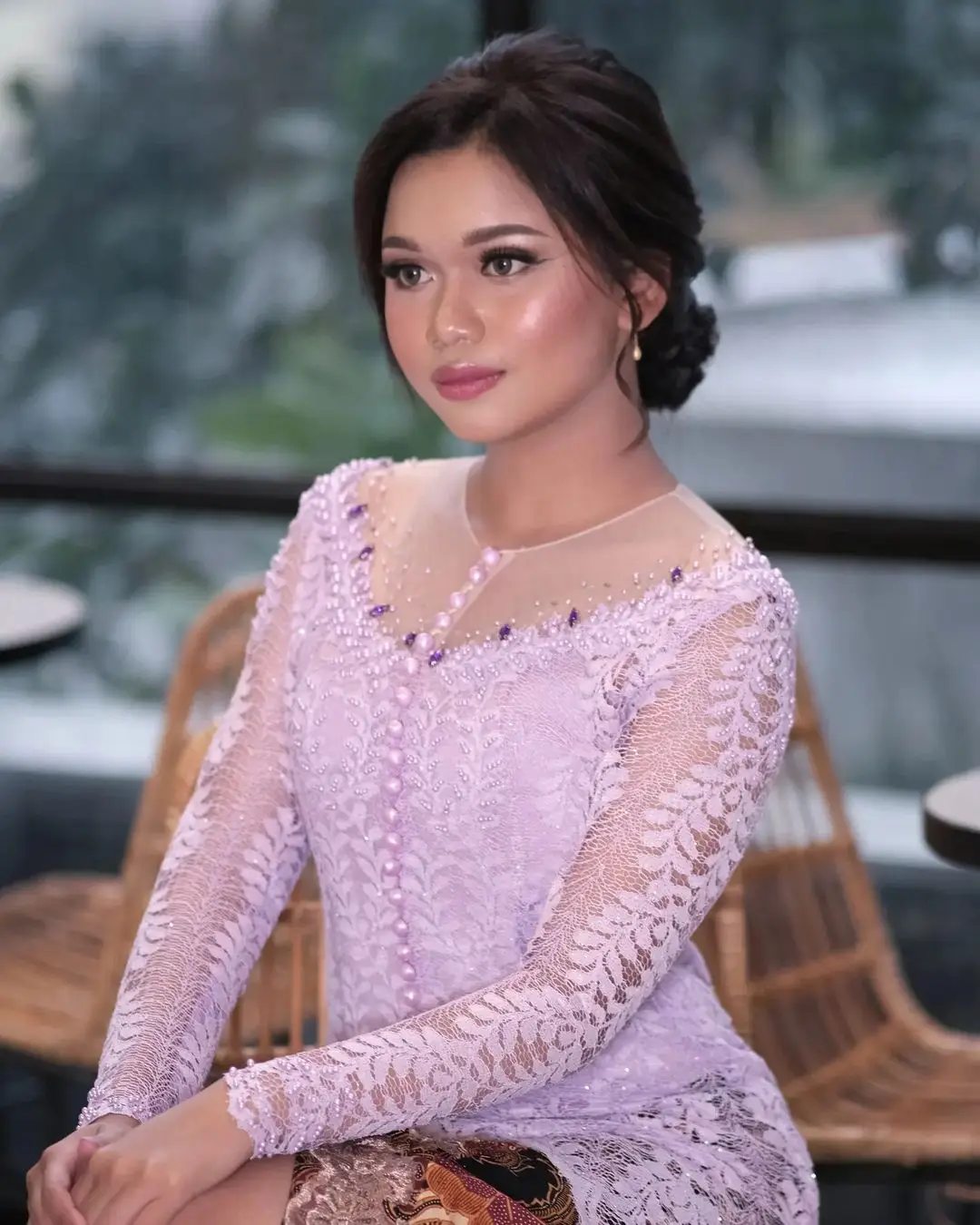 Inspirasi Kebaya Warna Ungu Pastel