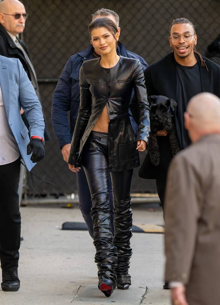 Gaya Keren Zendaya di Press Tour Film Dune: Part Two’