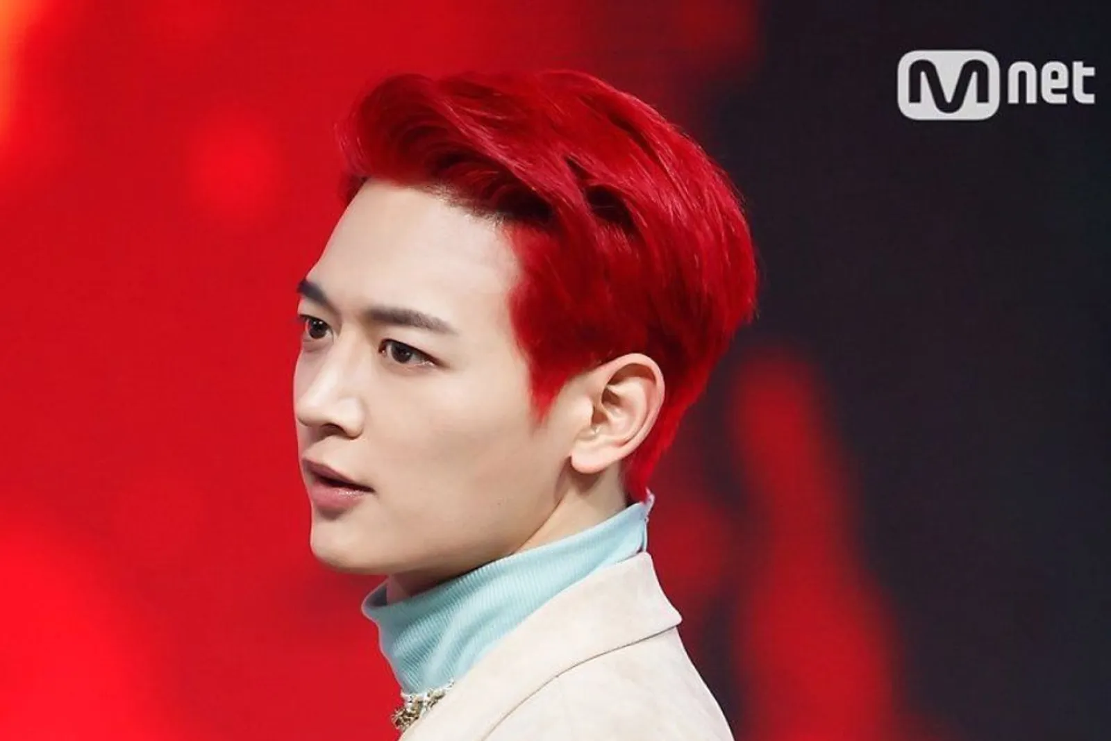 Penampilan Ikonik Idol Kpop dengan Rambut Merah