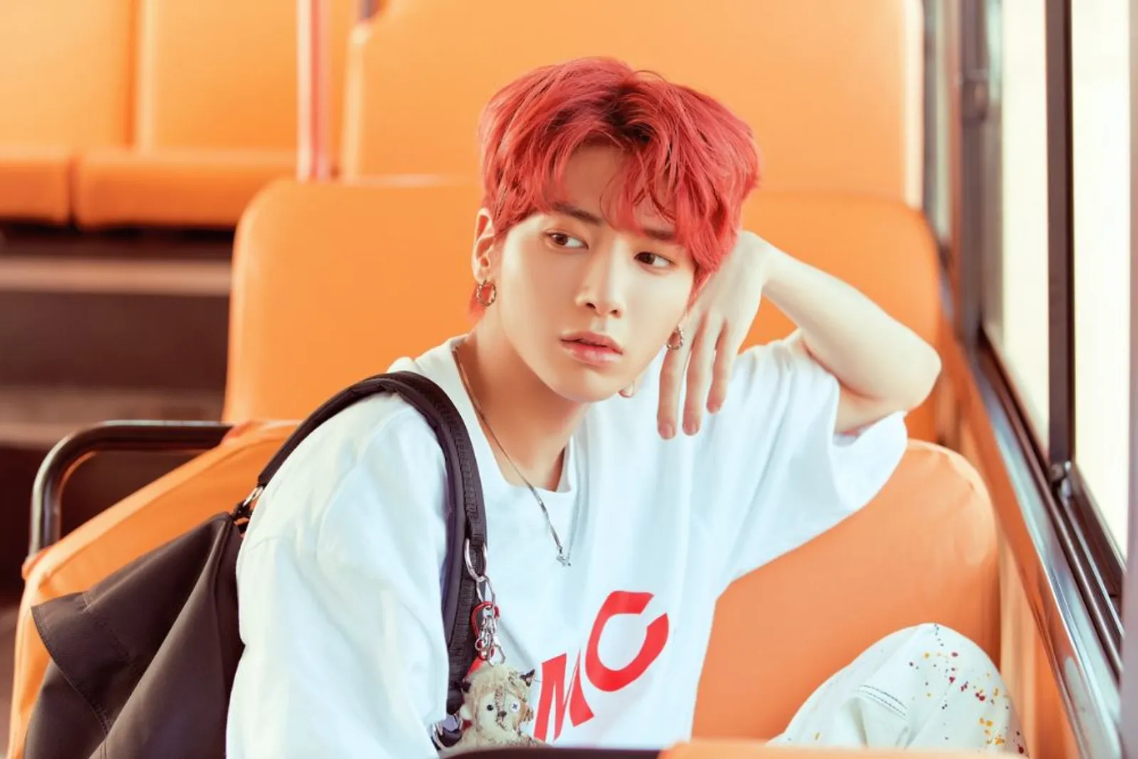 Penampilan Ikonik Idol Kpop dengan Rambut Merah