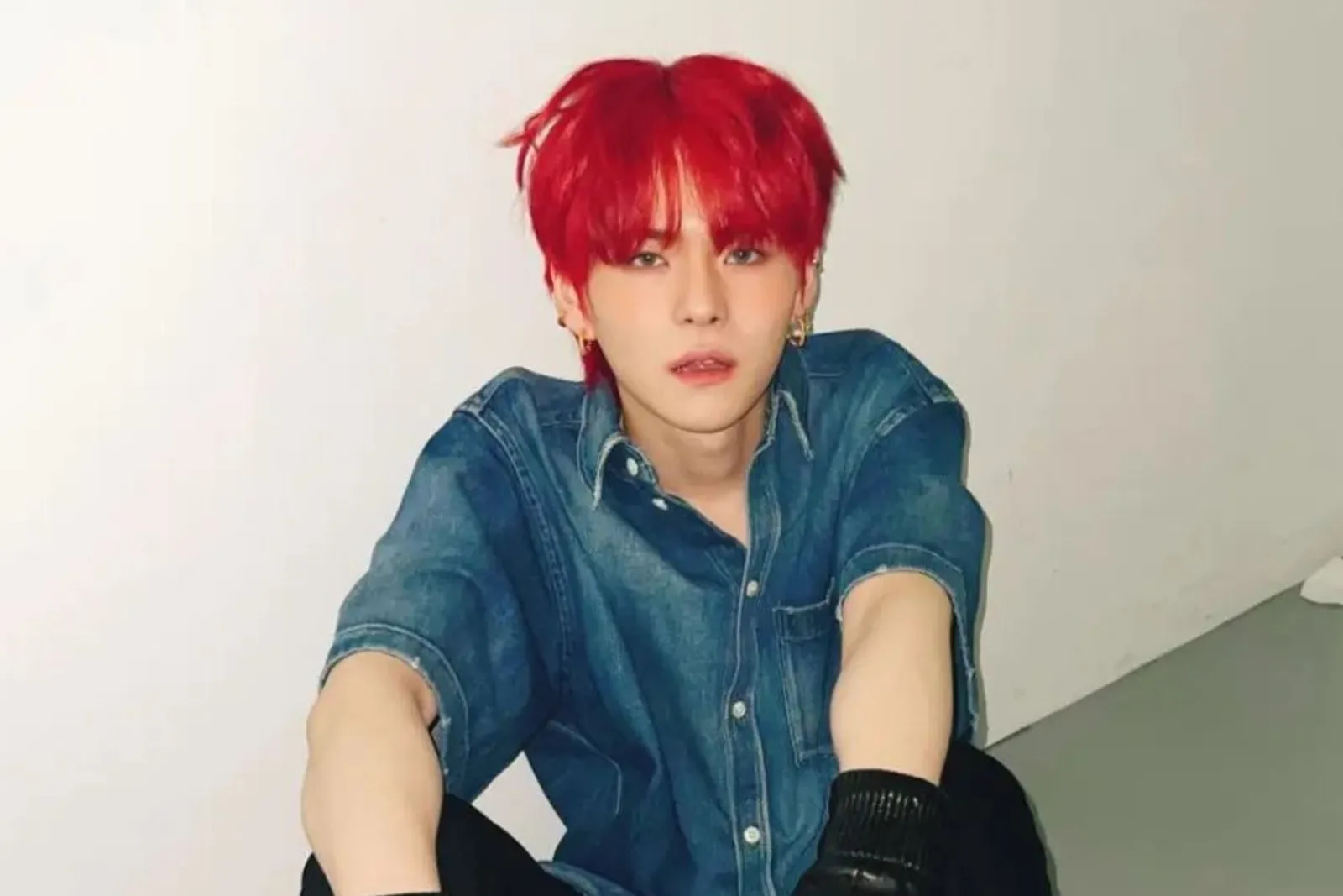 Penampilan Ikonik Idol Kpop dengan Rambut Merah