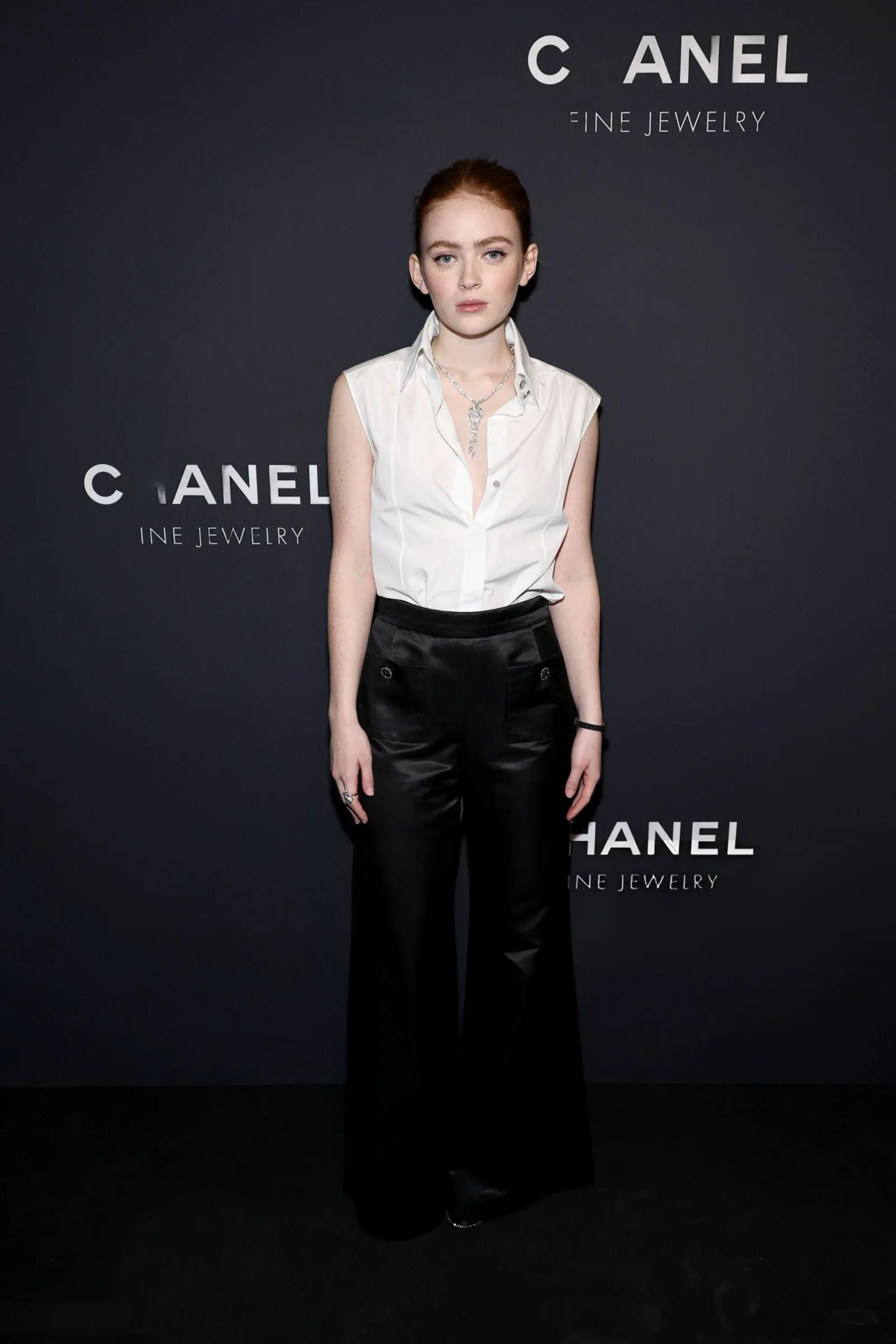 Gaya Mewah Artis di Opening Chanel Fine Jewelry Boutique, New York