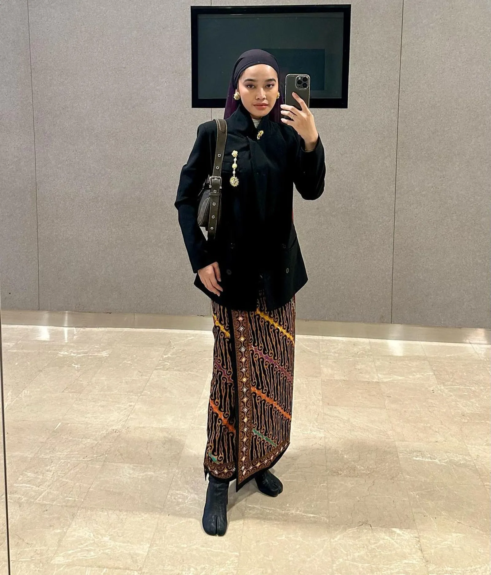 Ide Padu-padan Style Batik Hijab Kekinian