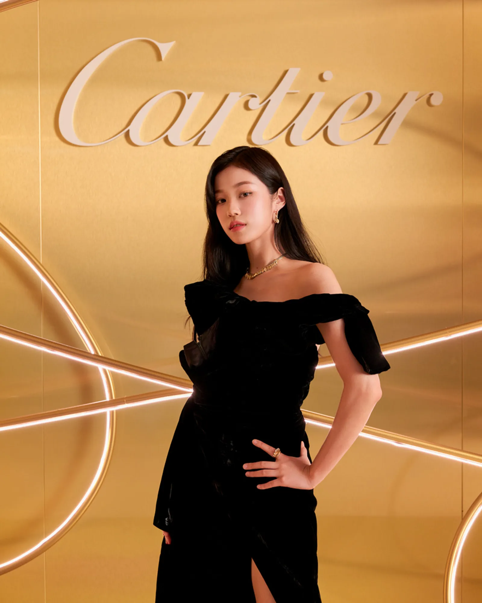 Gaya Mewah Para Seleb dalam Balutan Perhiasan Cartier di Trinity100