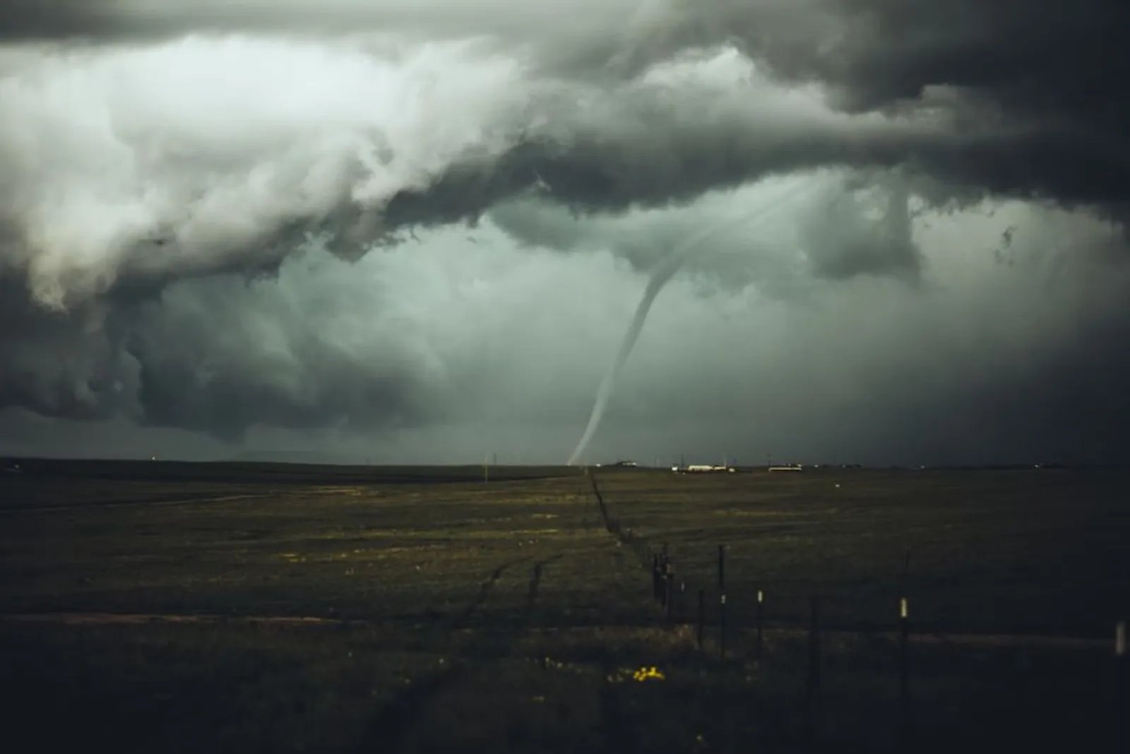 Tornado Berbeda dengan Puting Beliung, Ini Penjelasan Serta Jenisnya