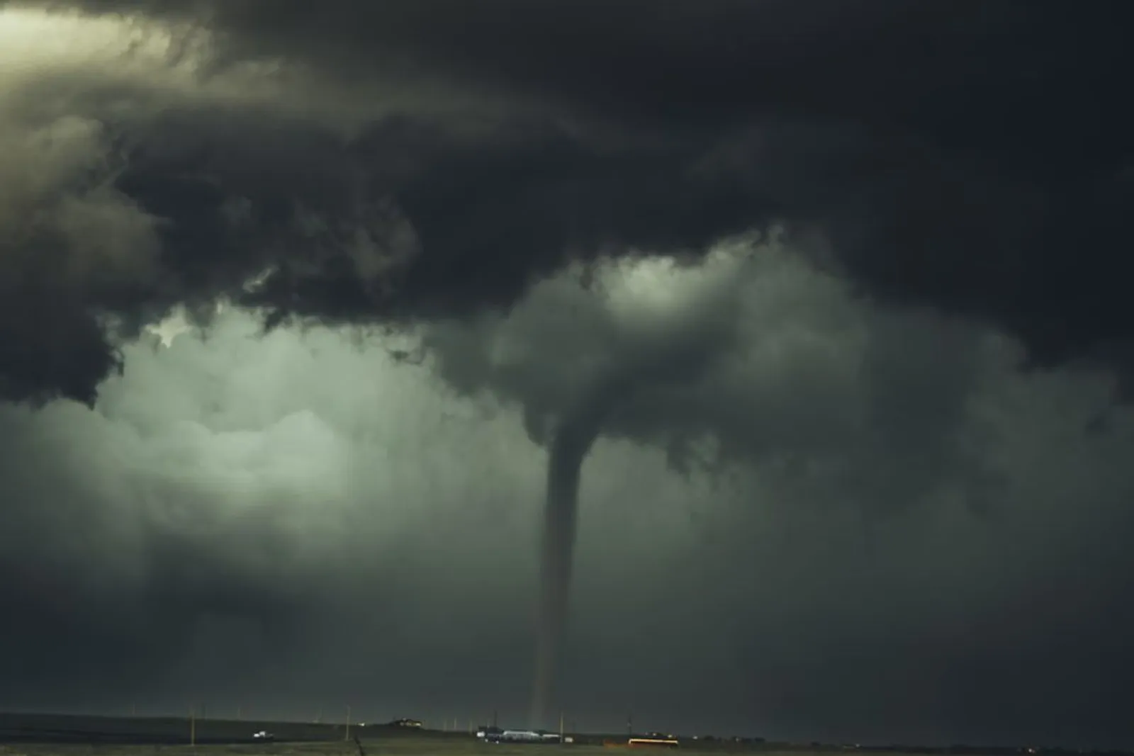 Tornado Berbeda dengan Puting Beliung, Ini Penjelasan Serta Jenisnya