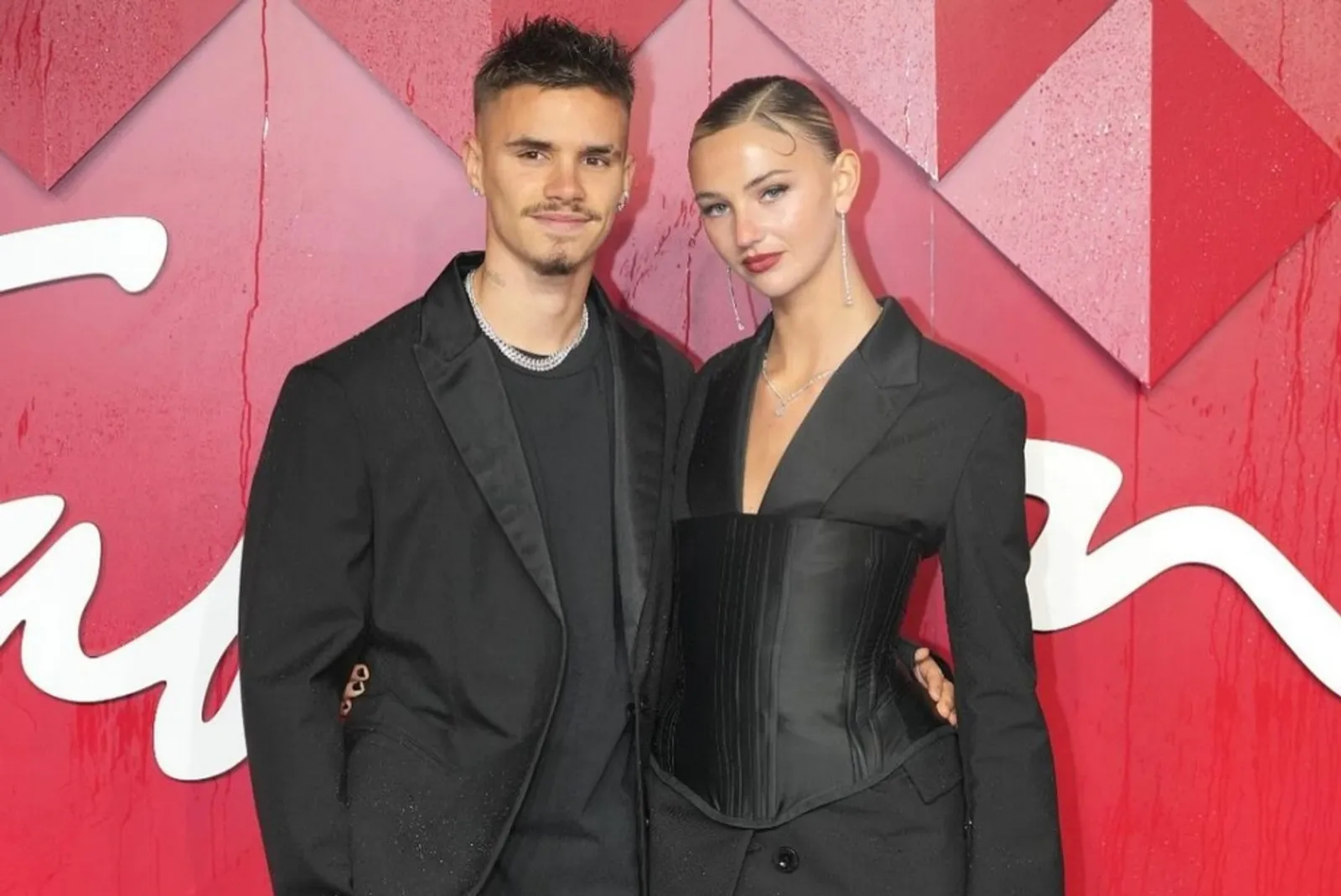 Kisah Cinta Romeo Beckham dan Mia Regan, Putus Setelah 5 Tahun Pacaran