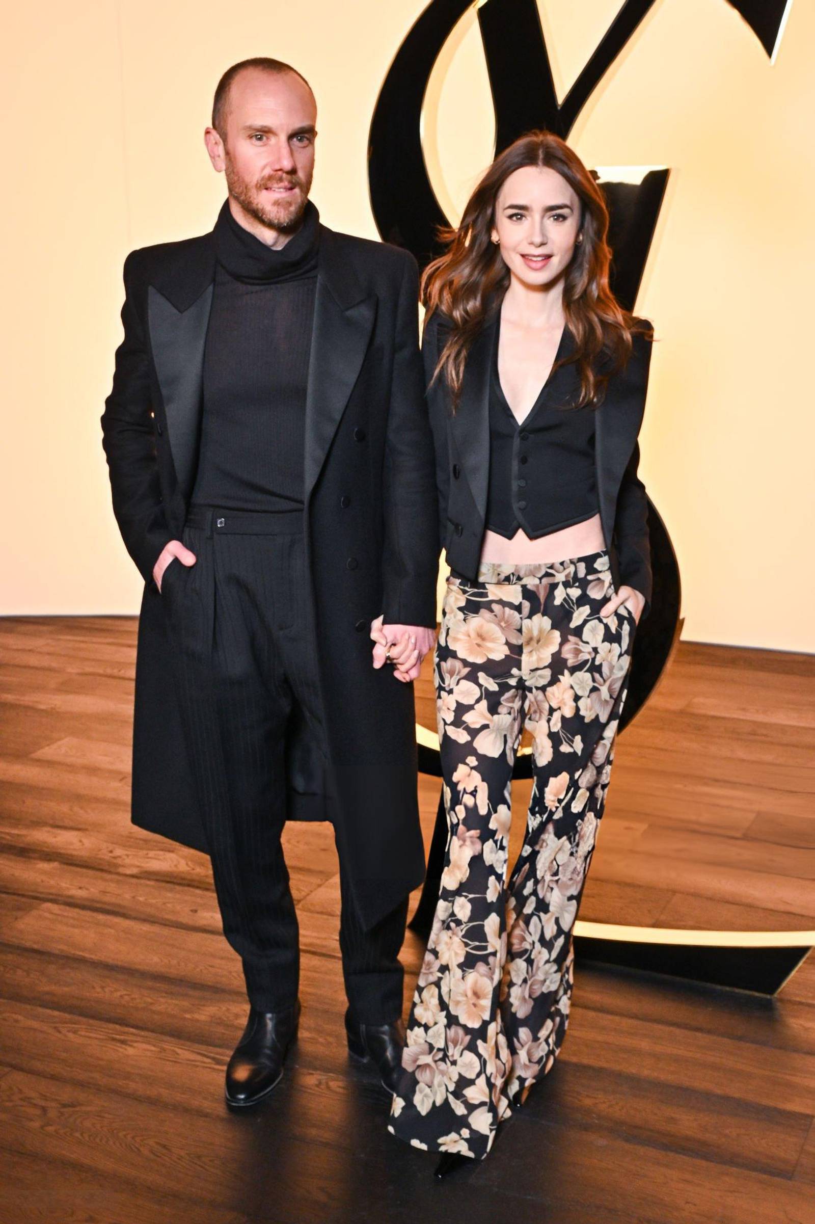 Gaya Glamor Para Artis di Fashion Show Saint Laurent Fall/Winter 2024