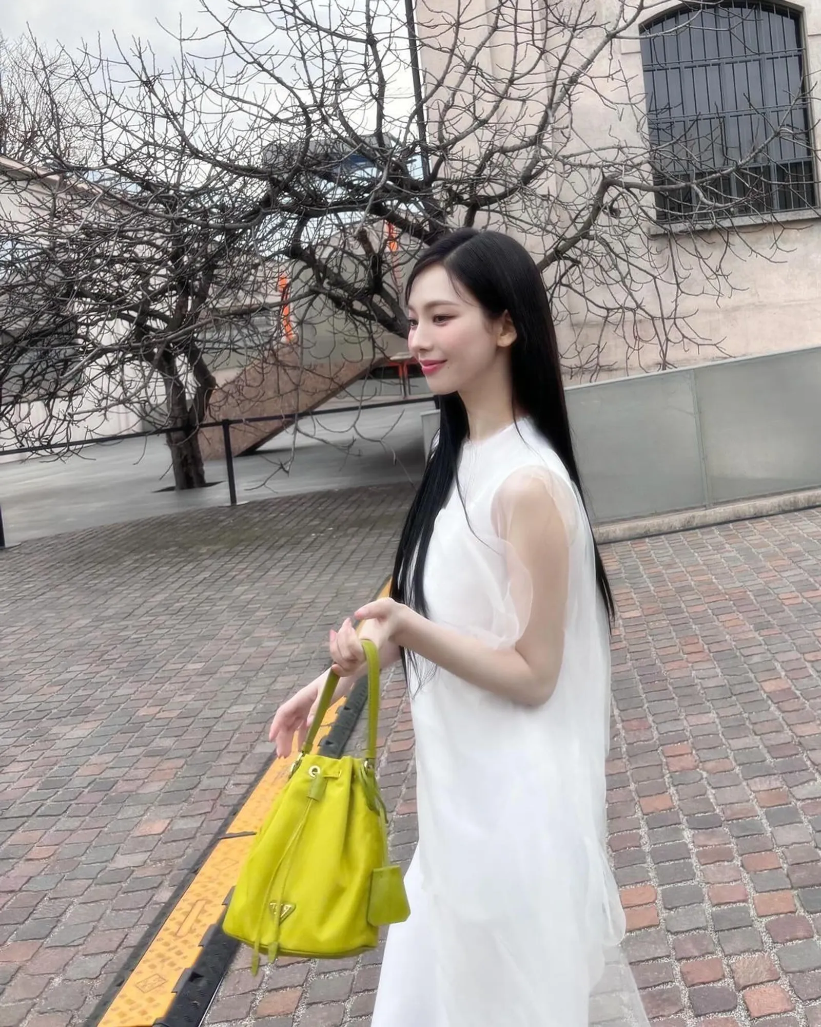 OOTD Karina 'aespa' yang Dikabarkan Pacar Baru Lee Jae Wook