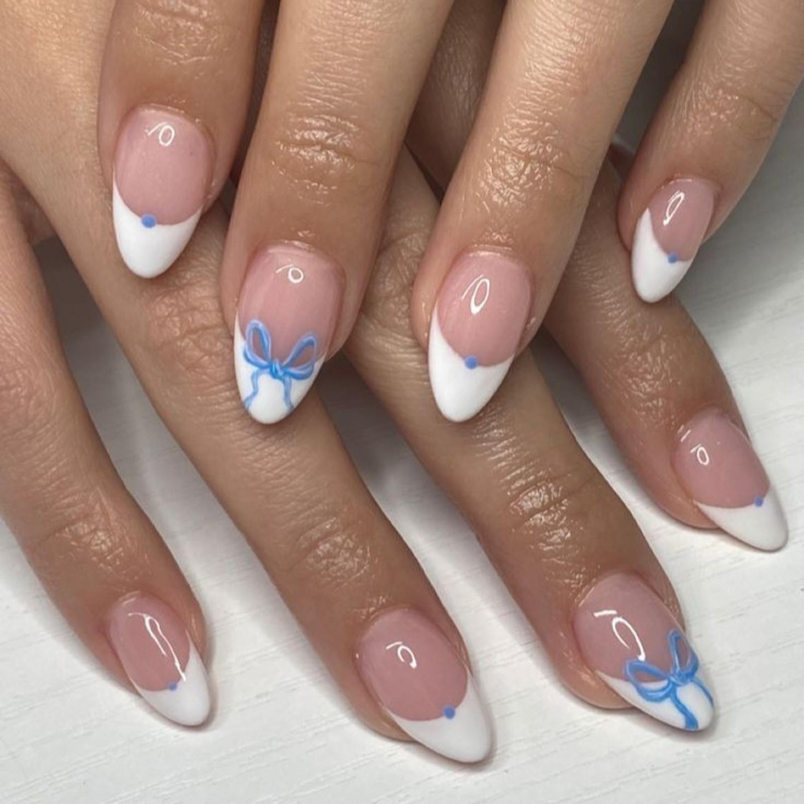 Inspirasi Nail Art Coquette yang Bisa Kamu Coba