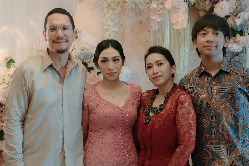 5 Fakta Pernikahan Angga 'Maliq & D'Essentials' dan Dewi Andarin