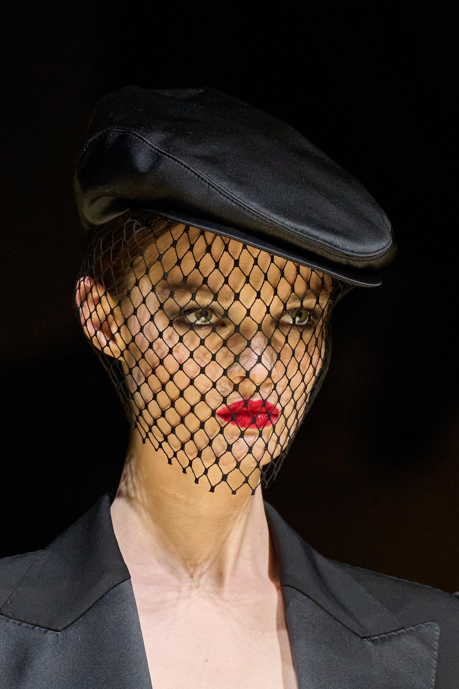 Sensualitas yang Maskulin di Fashion Show Dolce & Gabbana Fall 2024