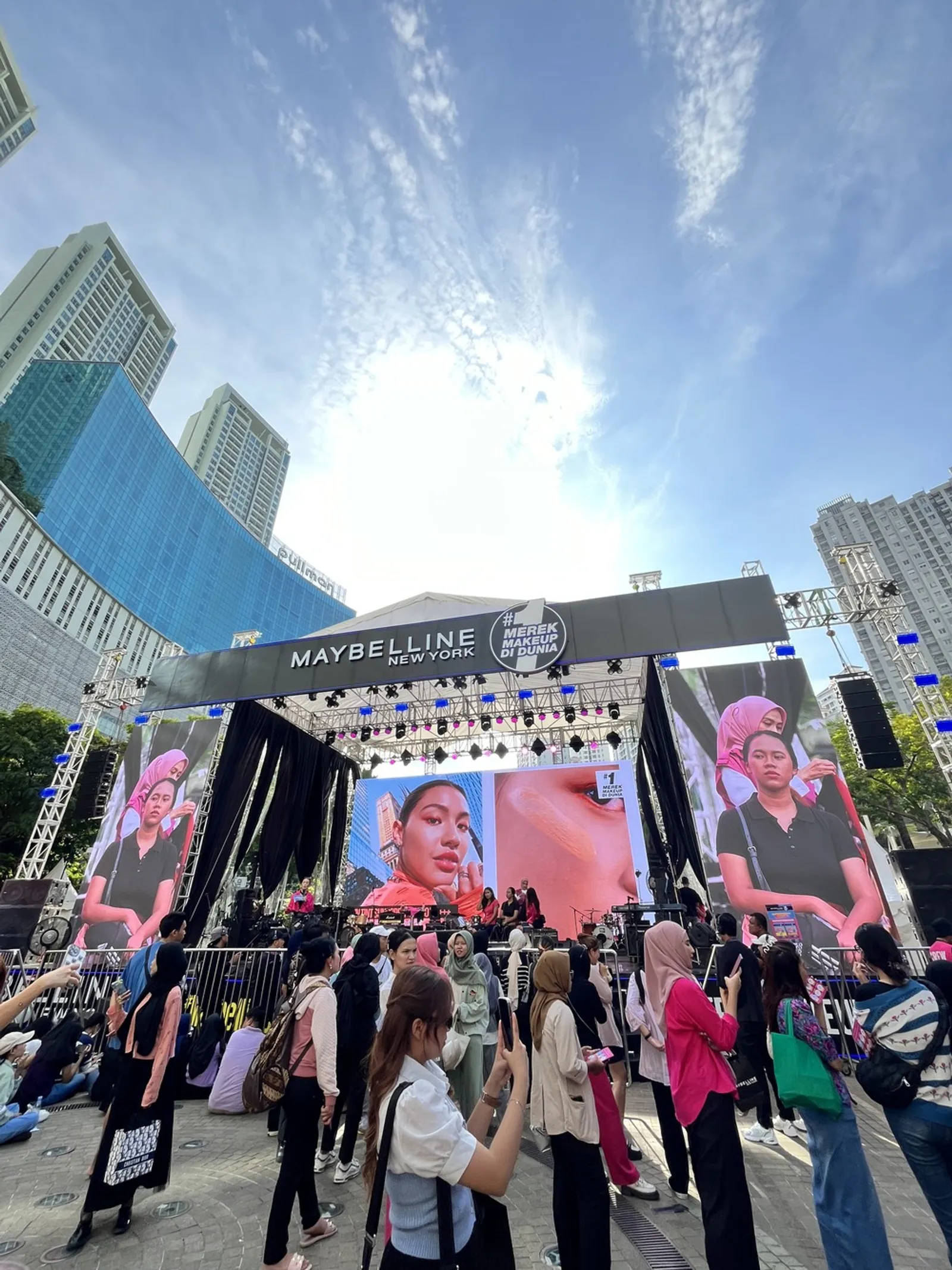 Sing To Shine Festival, Selebrasi Musik & Makeup dari Maybelline