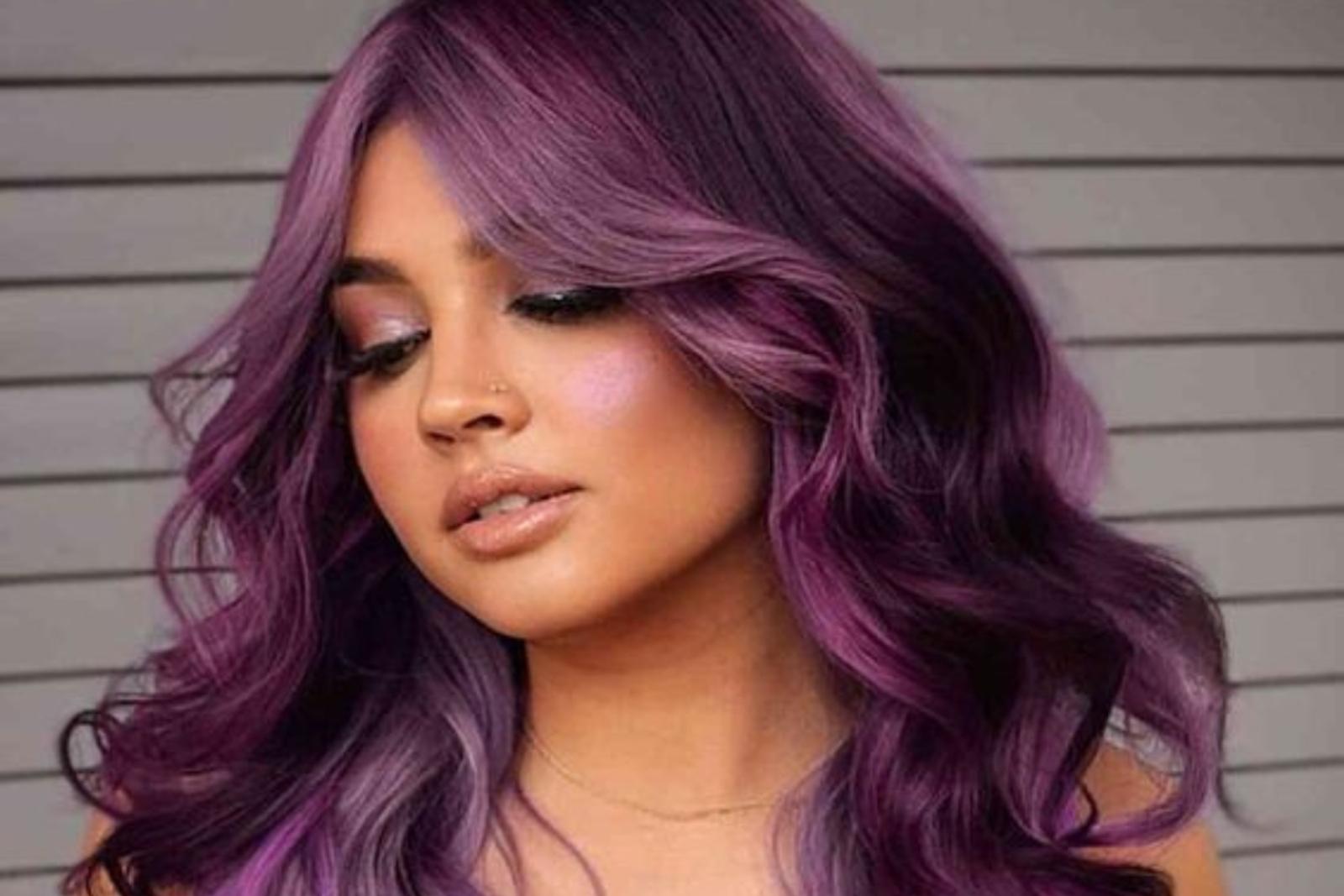 10 Inspirasi Warna Rambut Colorblock yang Unik dan Tampak Menawan