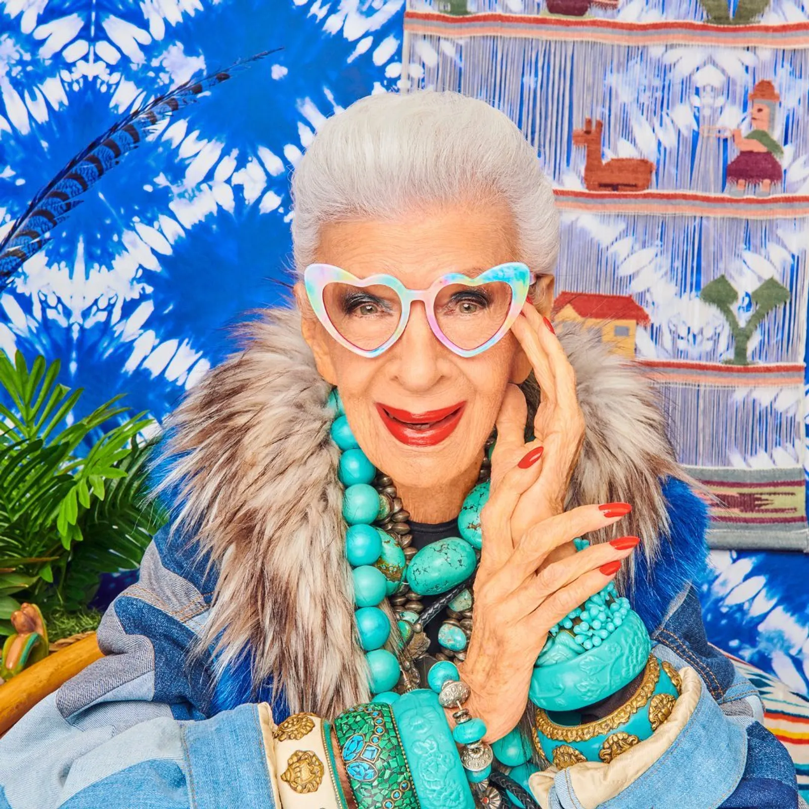 Ikon Fashion Amerika Iris Apfel Meninggal Dunia di Usia 102 Tahun